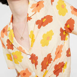 Camisa de cuello solapa con estampado de flores naranjas - ECRU