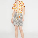 Camisa de cuello solapa con estampado de flores naranjas - ECRU