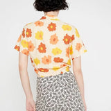 Camisa de cuello solapa con estampado de flores naranjas - ECRU