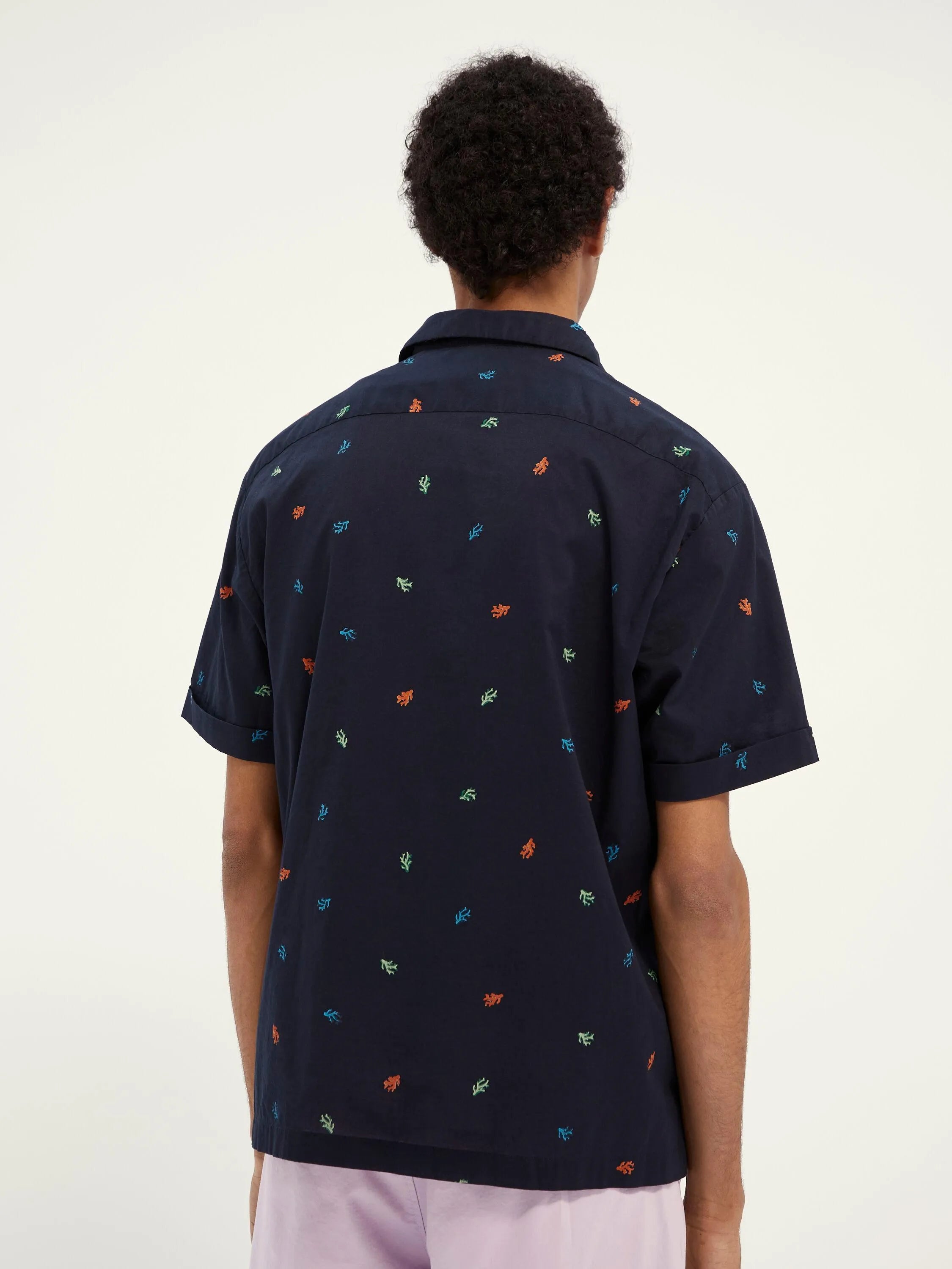 Camisa hawaiana de manga corta con diseño estampado - ECRU