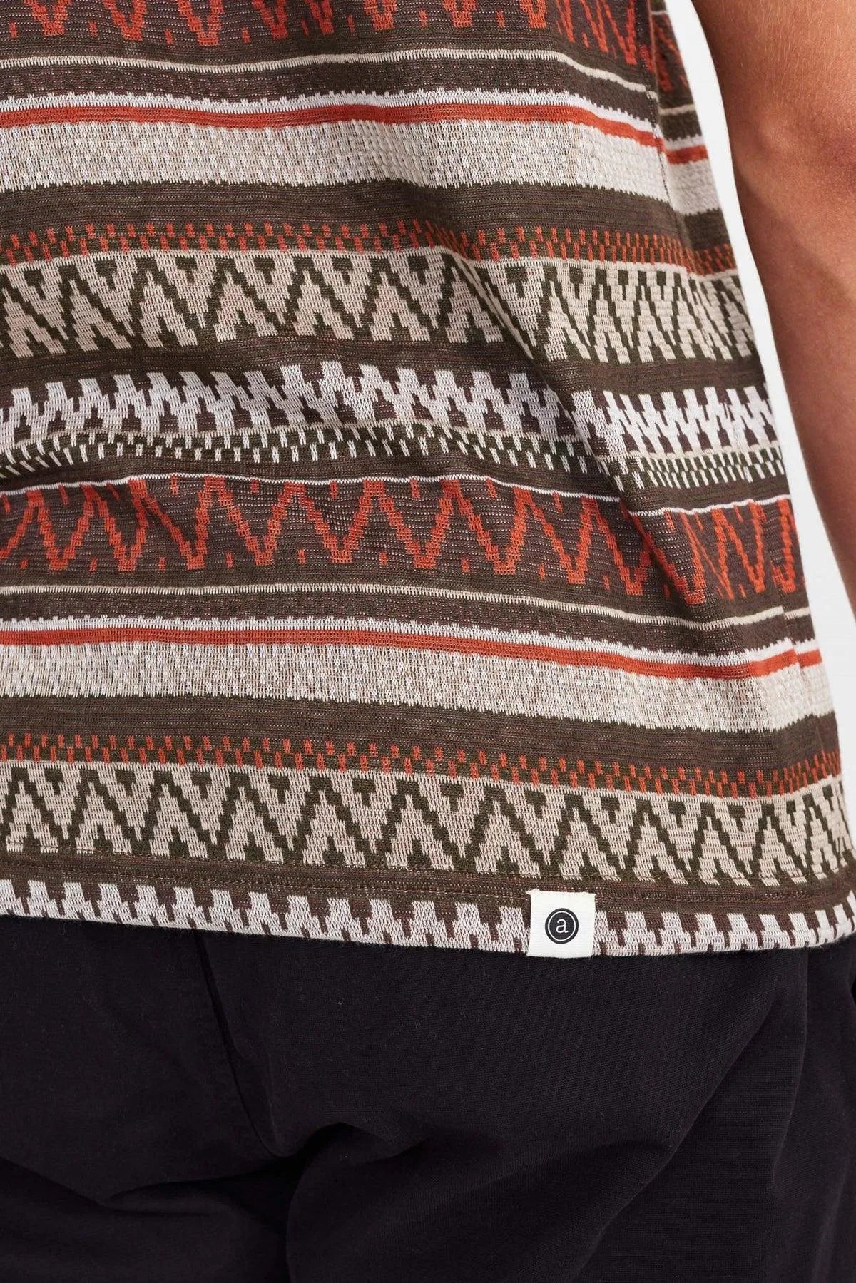 Camiseta Akkikki Jacquard Cinnamon Stick - ECRU