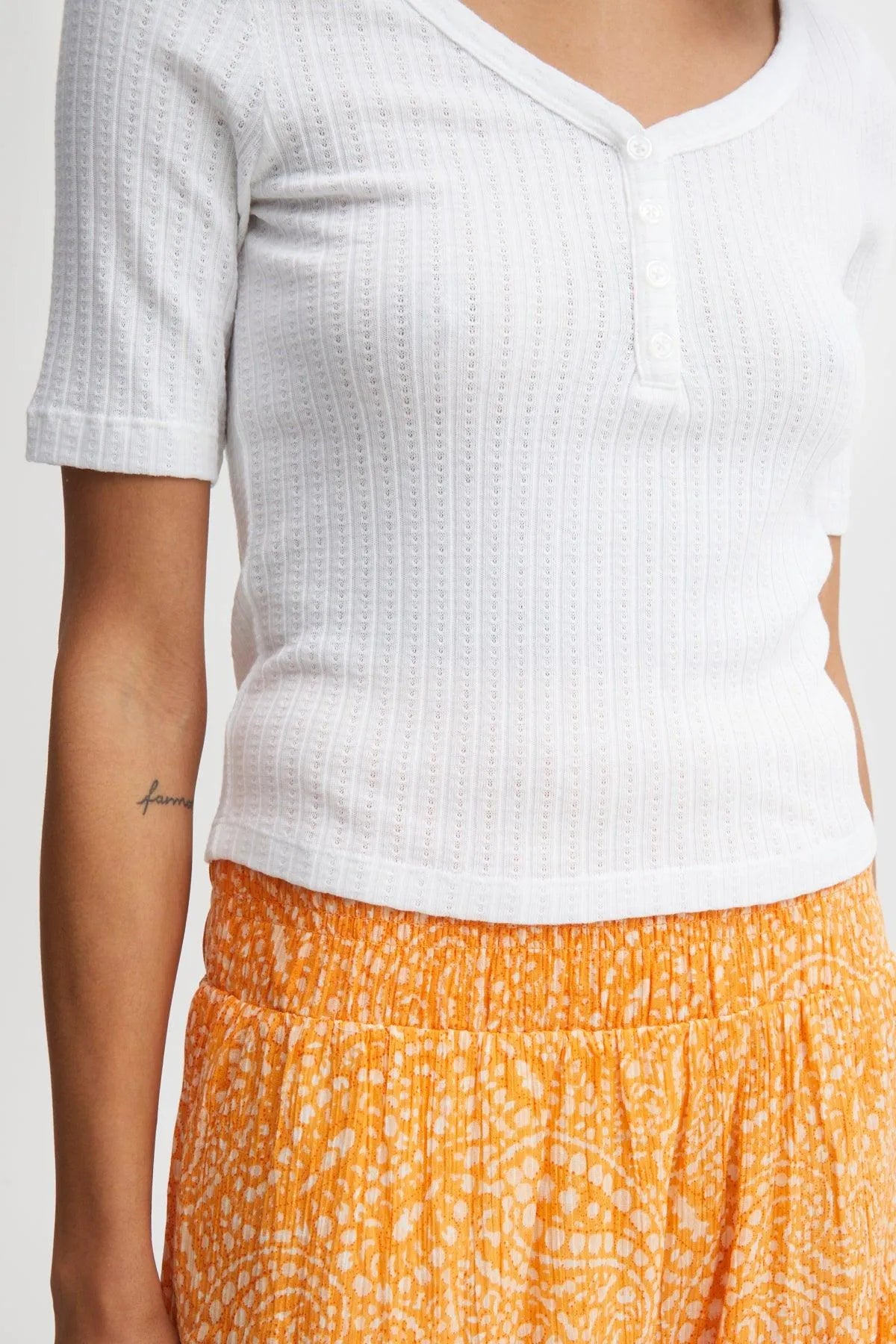 Camiseta B.Young Rilki Button Optical White - ECRU