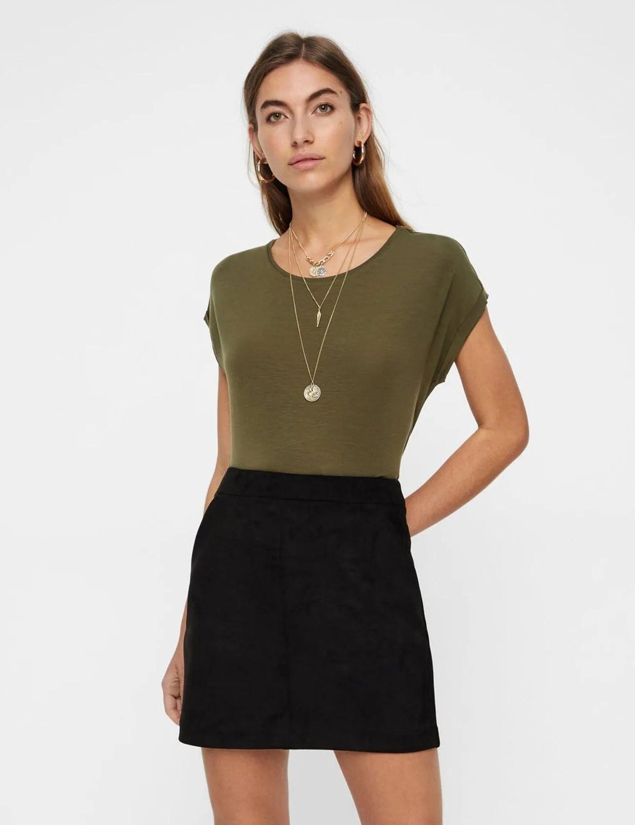 Camiseta Básica AWARE Ivy Green - ECRU