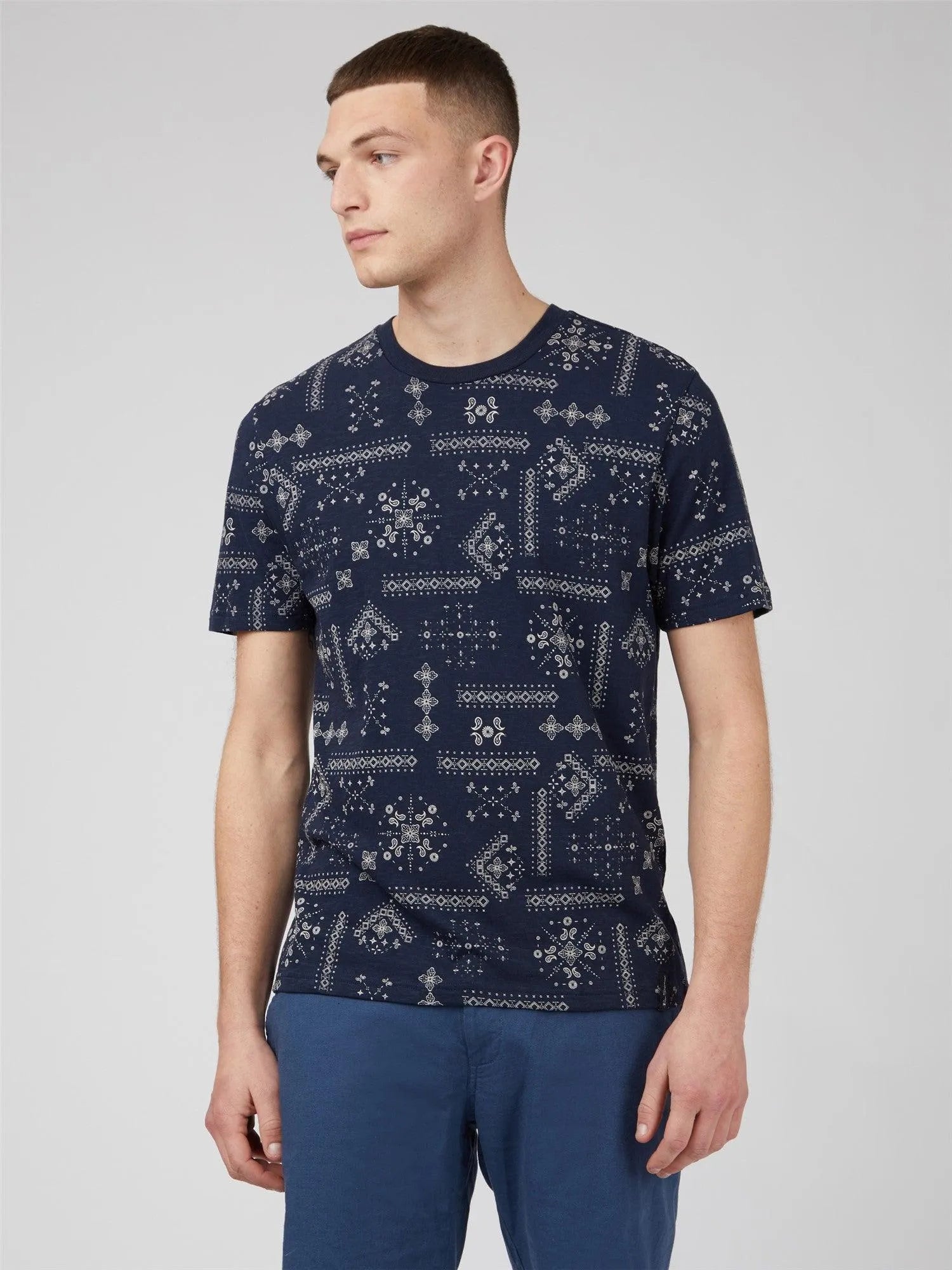 Camiseta Ben Sherman Navy Geo Print - ECRU