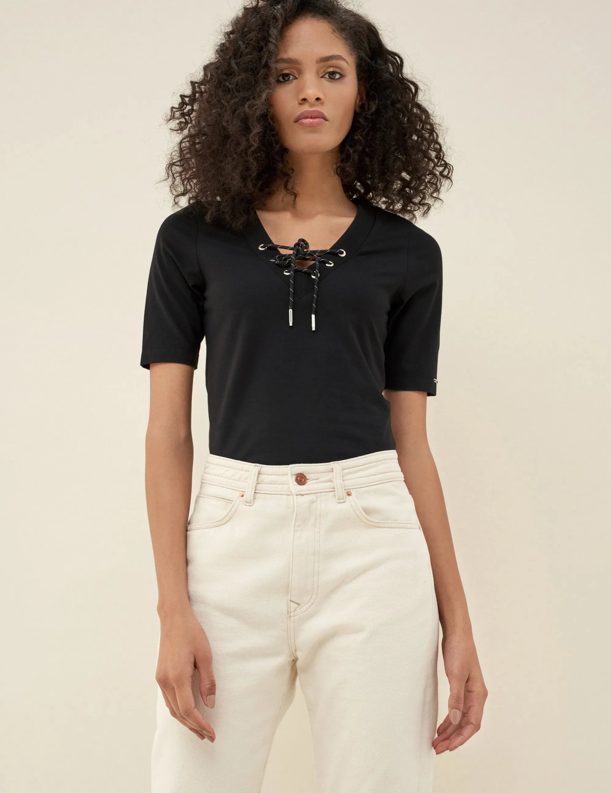 CAMISETA BODY CON DETALLE CUELLO - ECRU