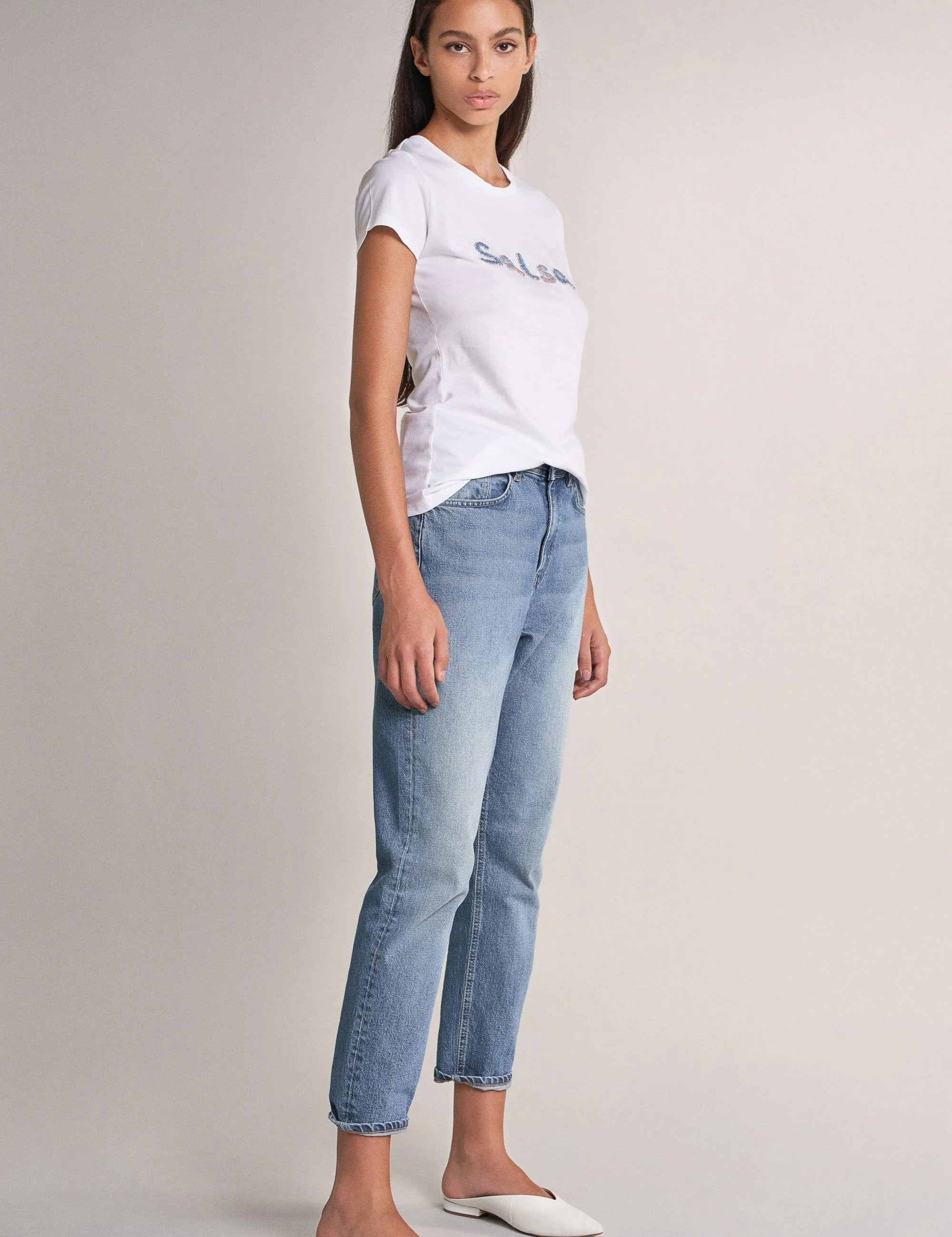 Camiseta Branding con Cuentas - ECRU