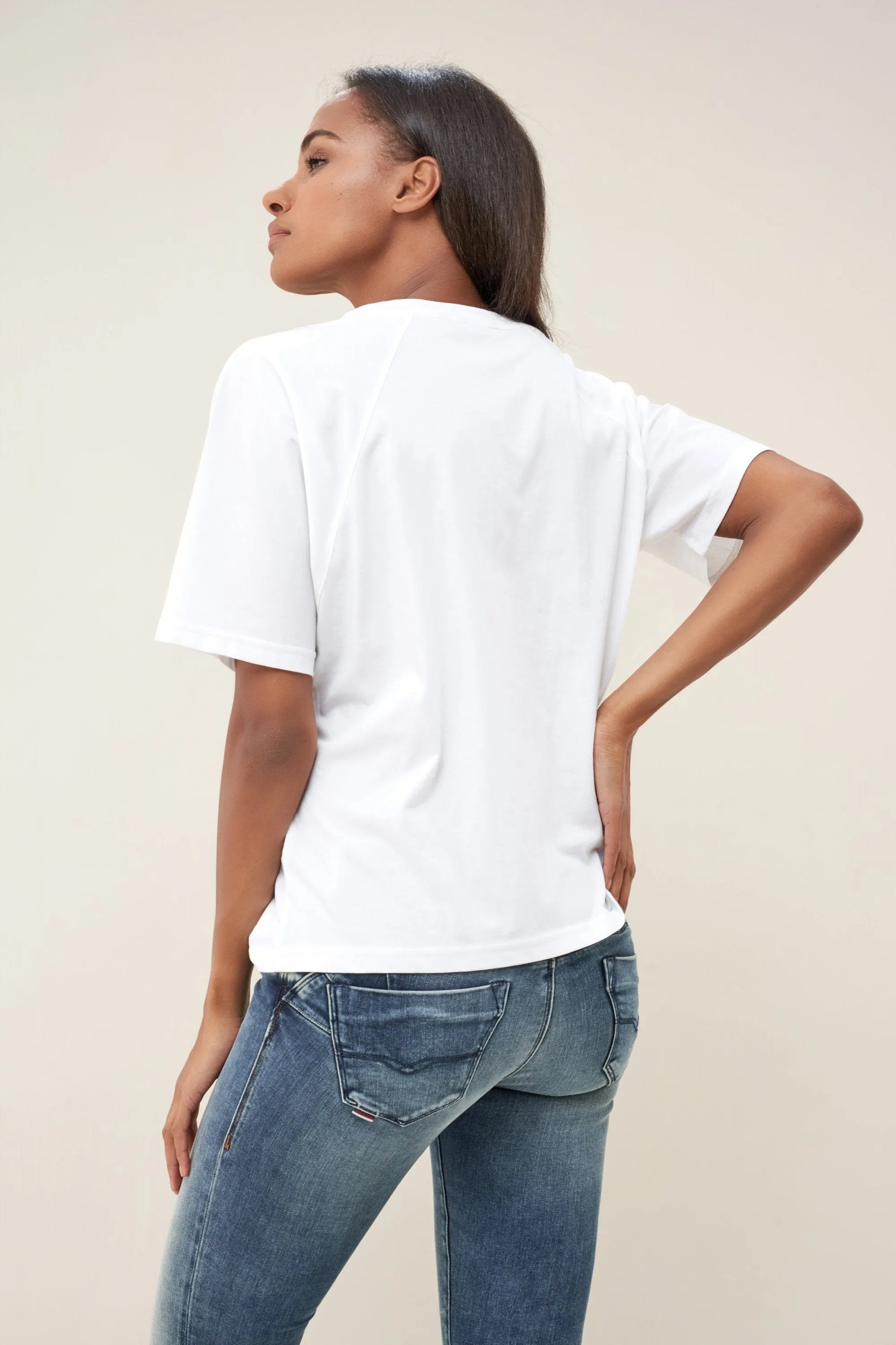 Camiseta con bordado - ECRU