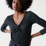 Camiseta con escote en nudo - ECRU