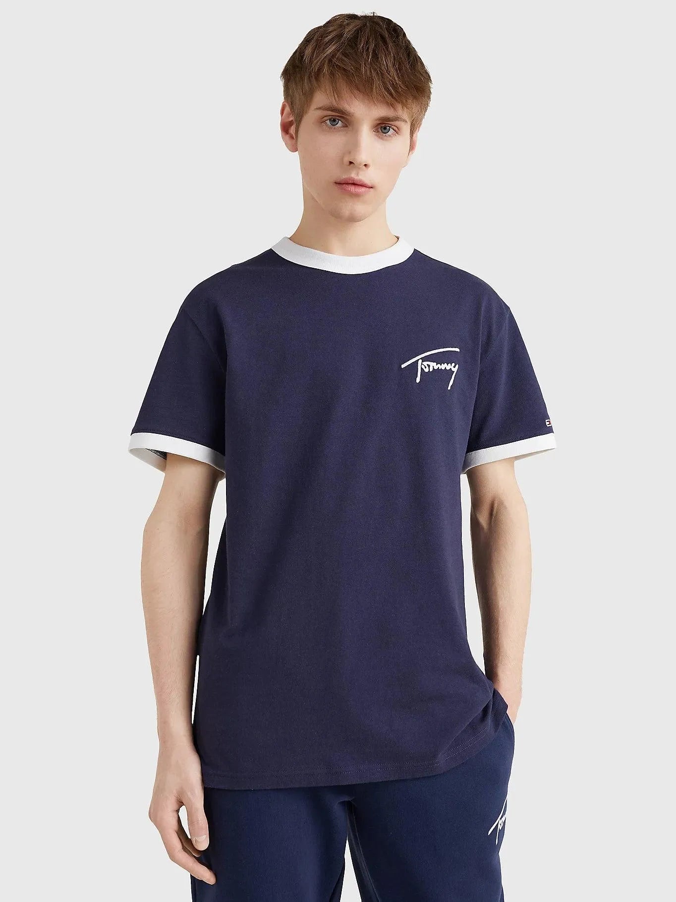 Camiseta con Logo Distintivo Bordado - ECRU