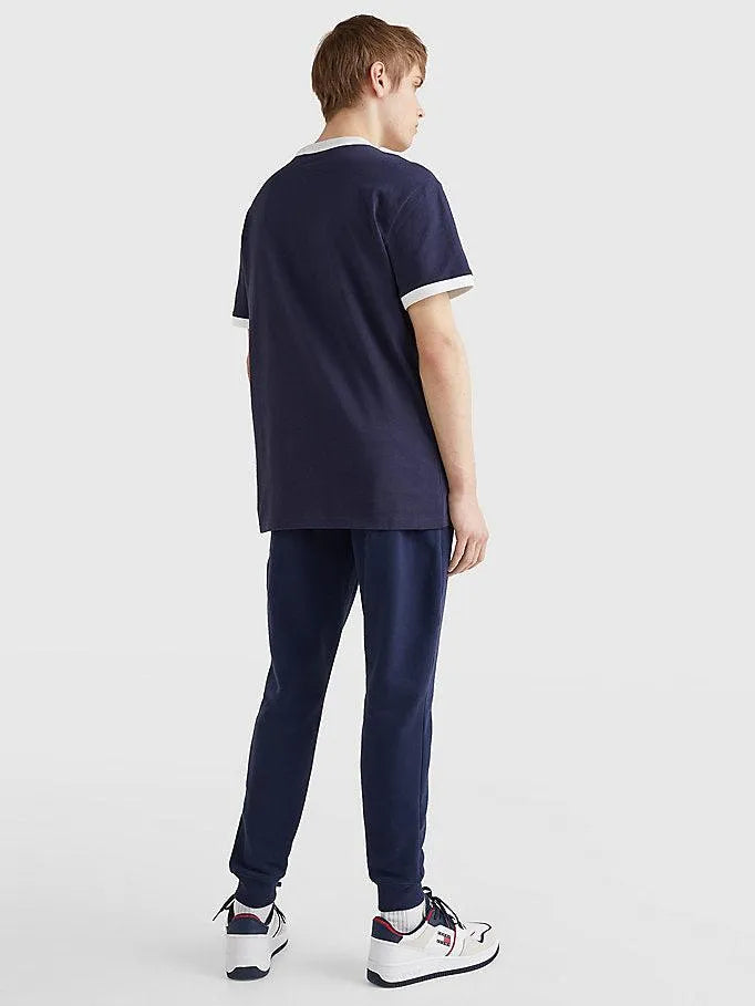 Camiseta con Logo Distintivo Bordado - ECRU