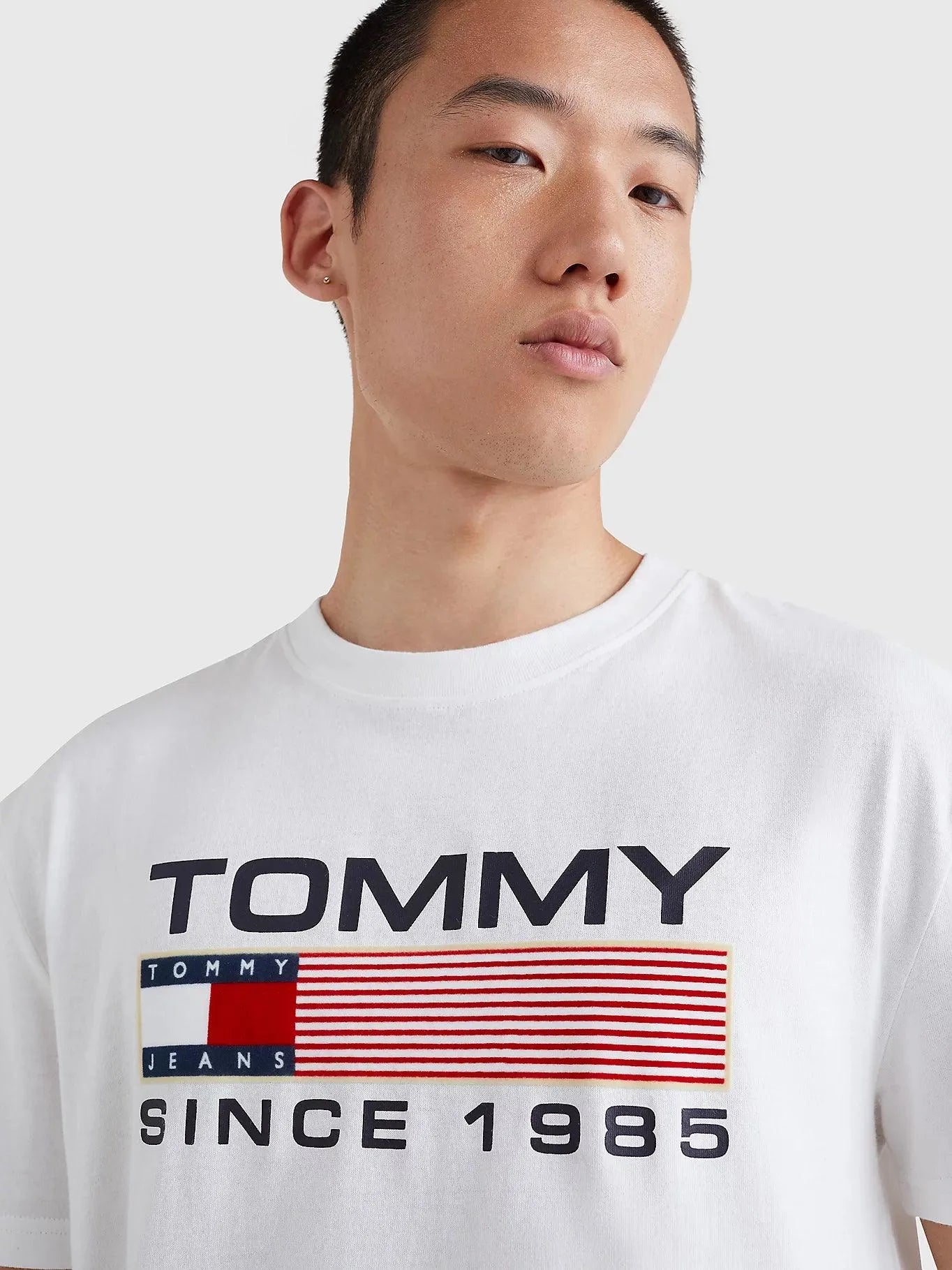 Camiseta de Corte Clásico con Parche - ECRU