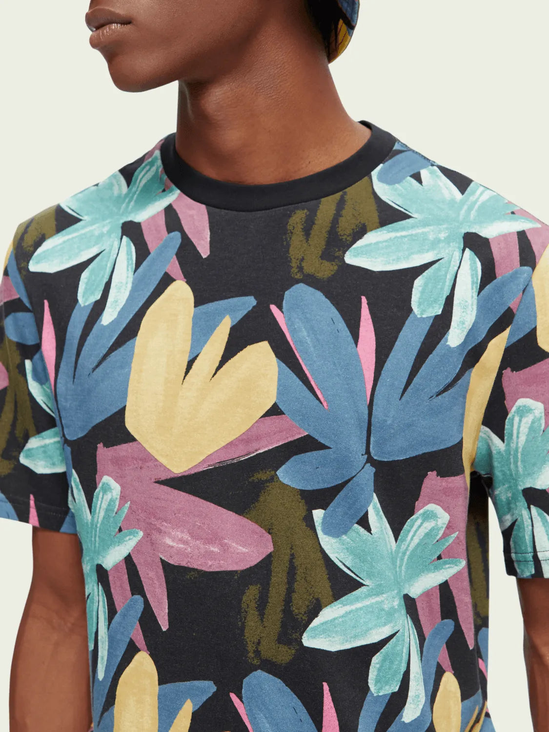 Camiseta de Hombre Scotch&Soda Relaxed Fit Estampada en Jersey de Algodón Orgánico - ECRU