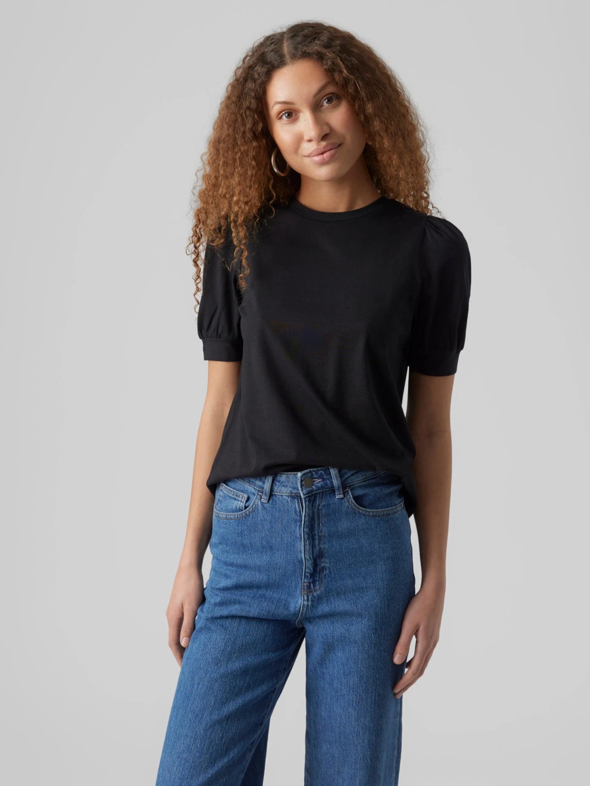 Camiseta de Mujer Vero Moda Manga Corta Abullonada Kerry Black - ECRU