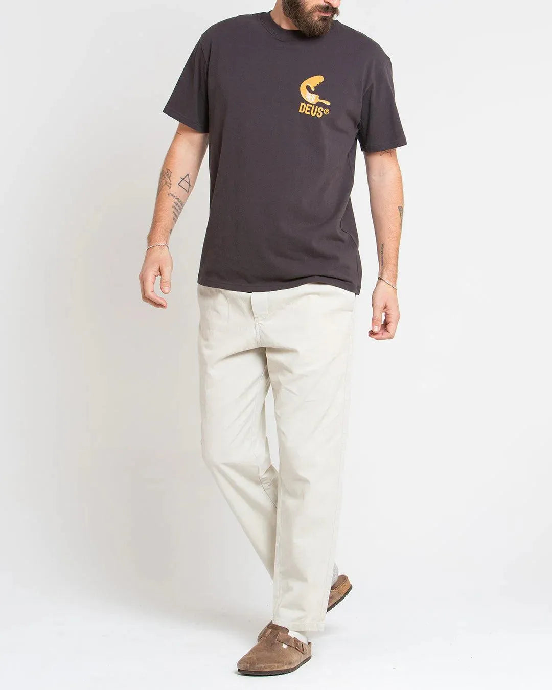 Camiseta Deus Ex Machina Noosa Address Anthracite - ECRU