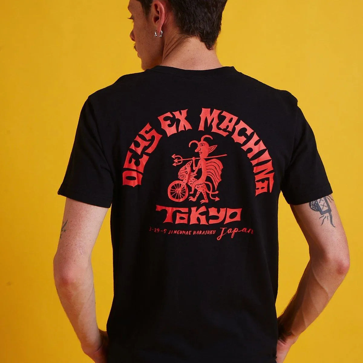 Camiseta Devil Tokyo - ECRU