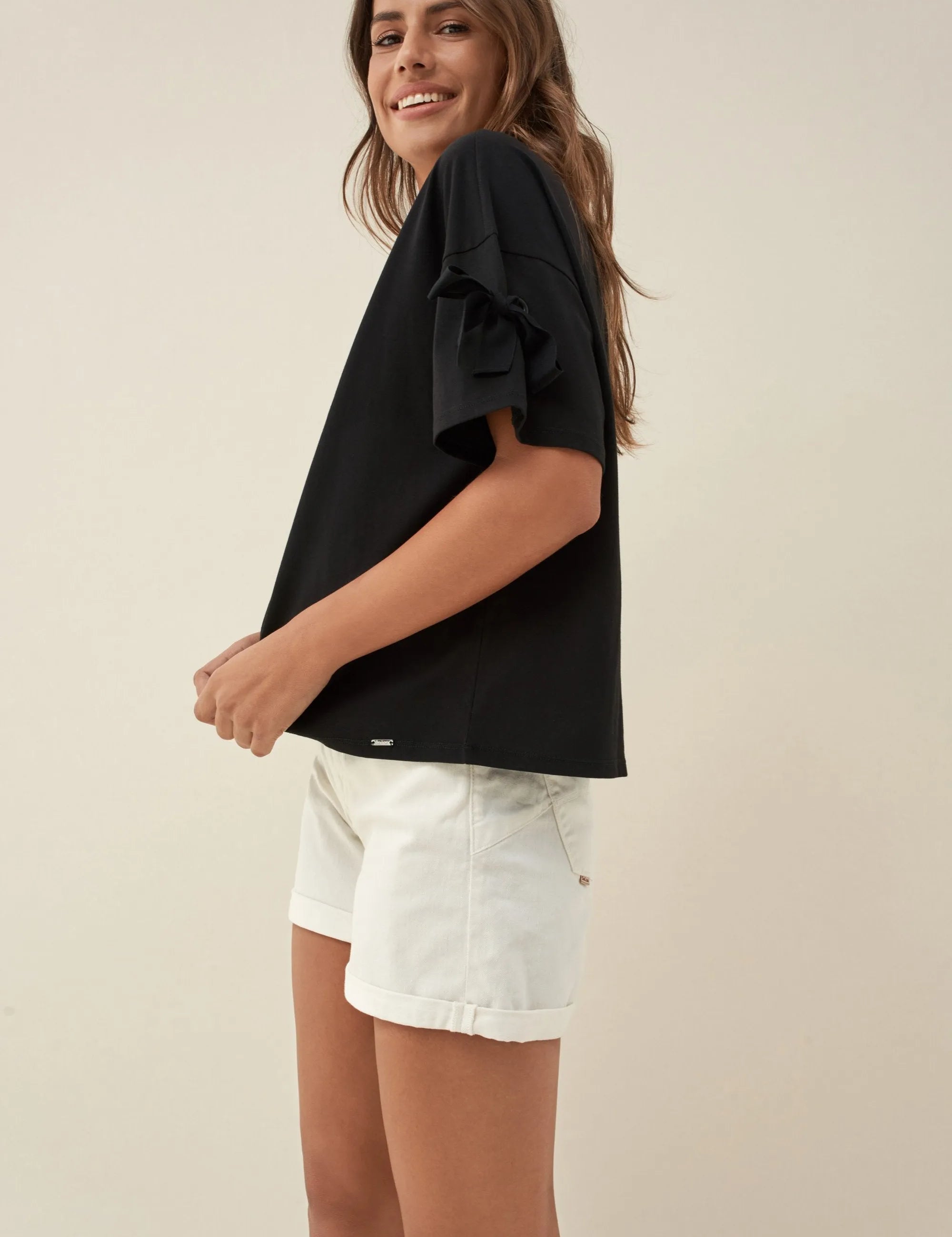 CAMISETA GRÁFICA KIND - ECRU