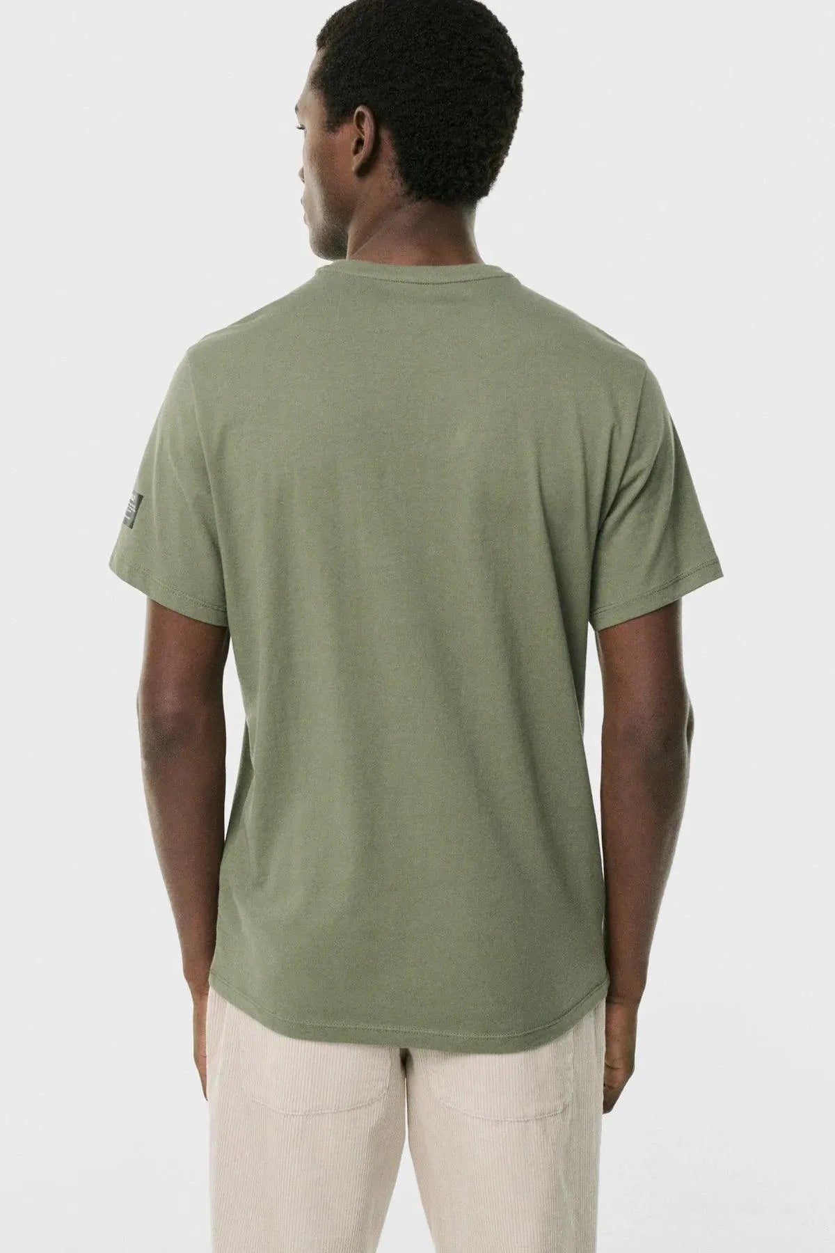 Camiseta Great B Washed Olive - ECRU