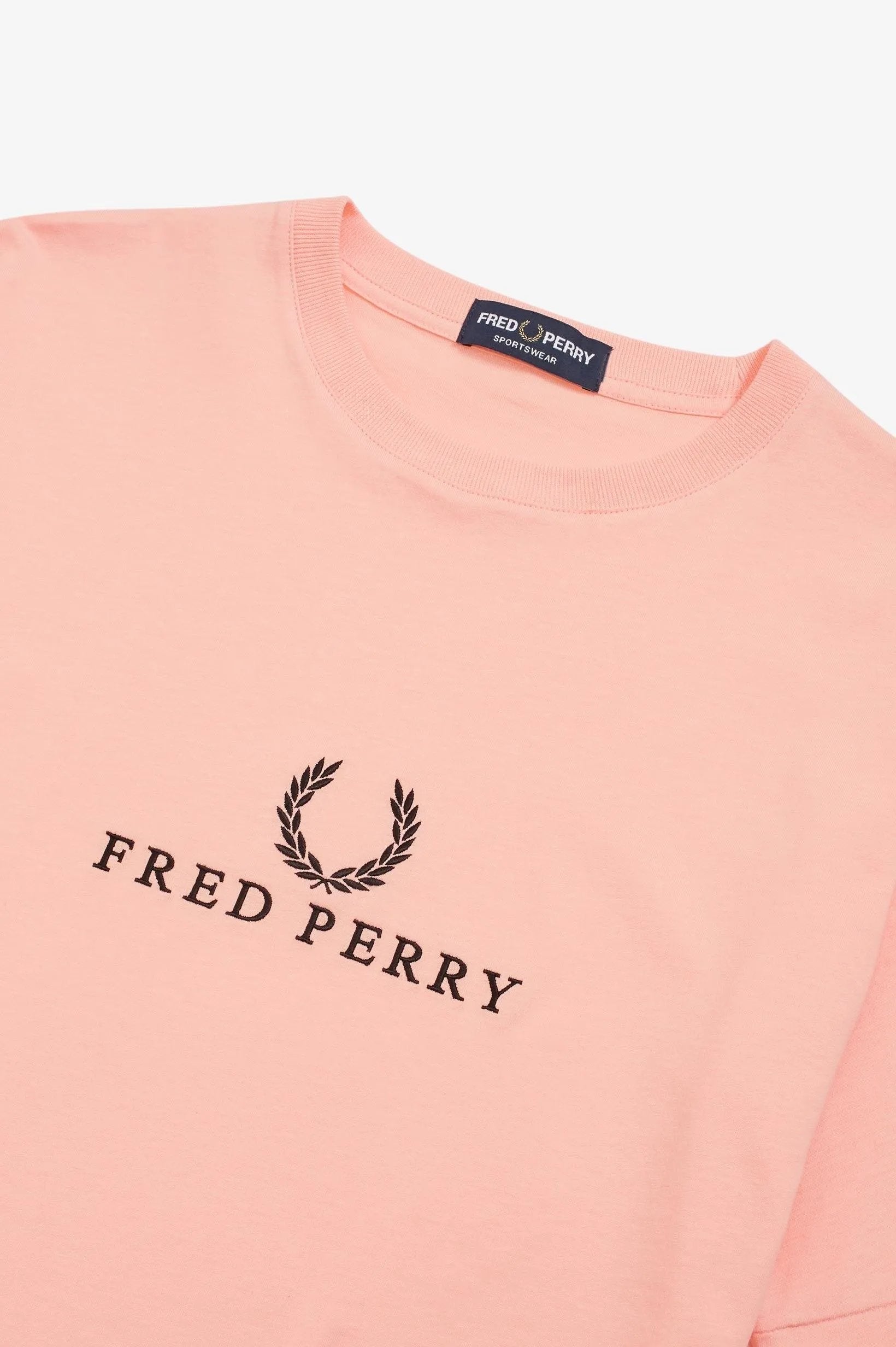 Camiseta Logo Bordado - ECRU