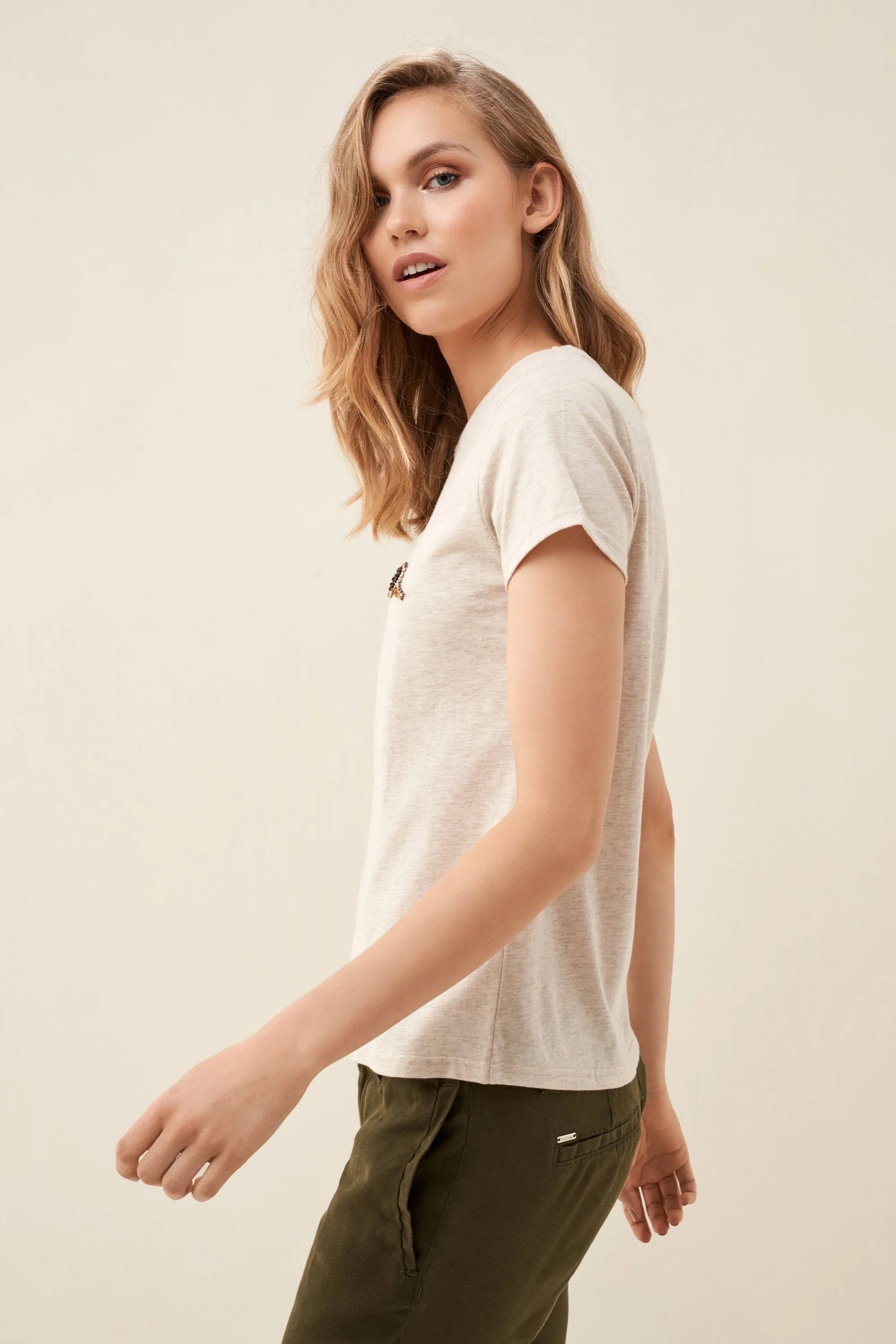 Camiseta Logo - ECRU