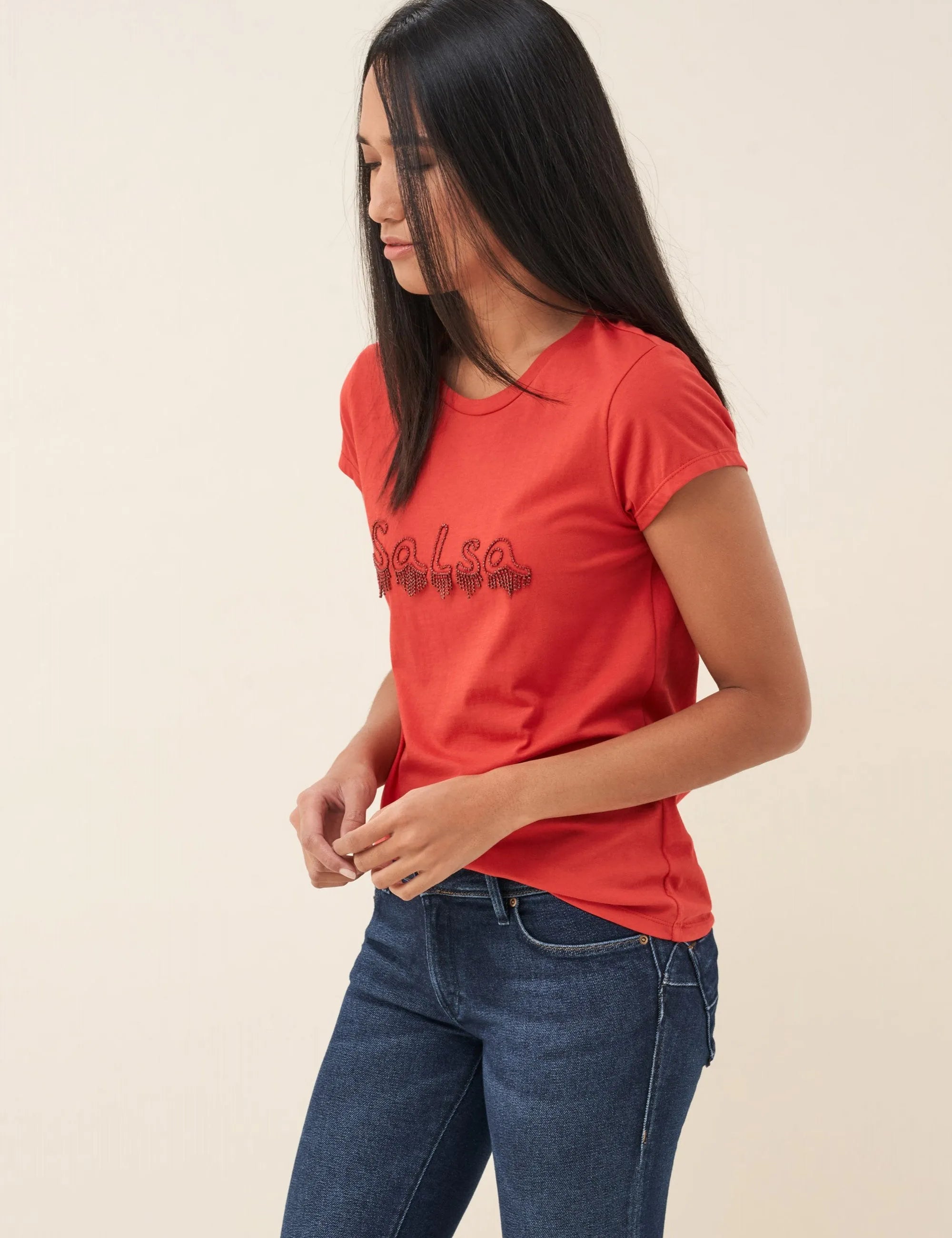 CAMISETA LOGO CON DETALLES PIEDRAS - ECRU