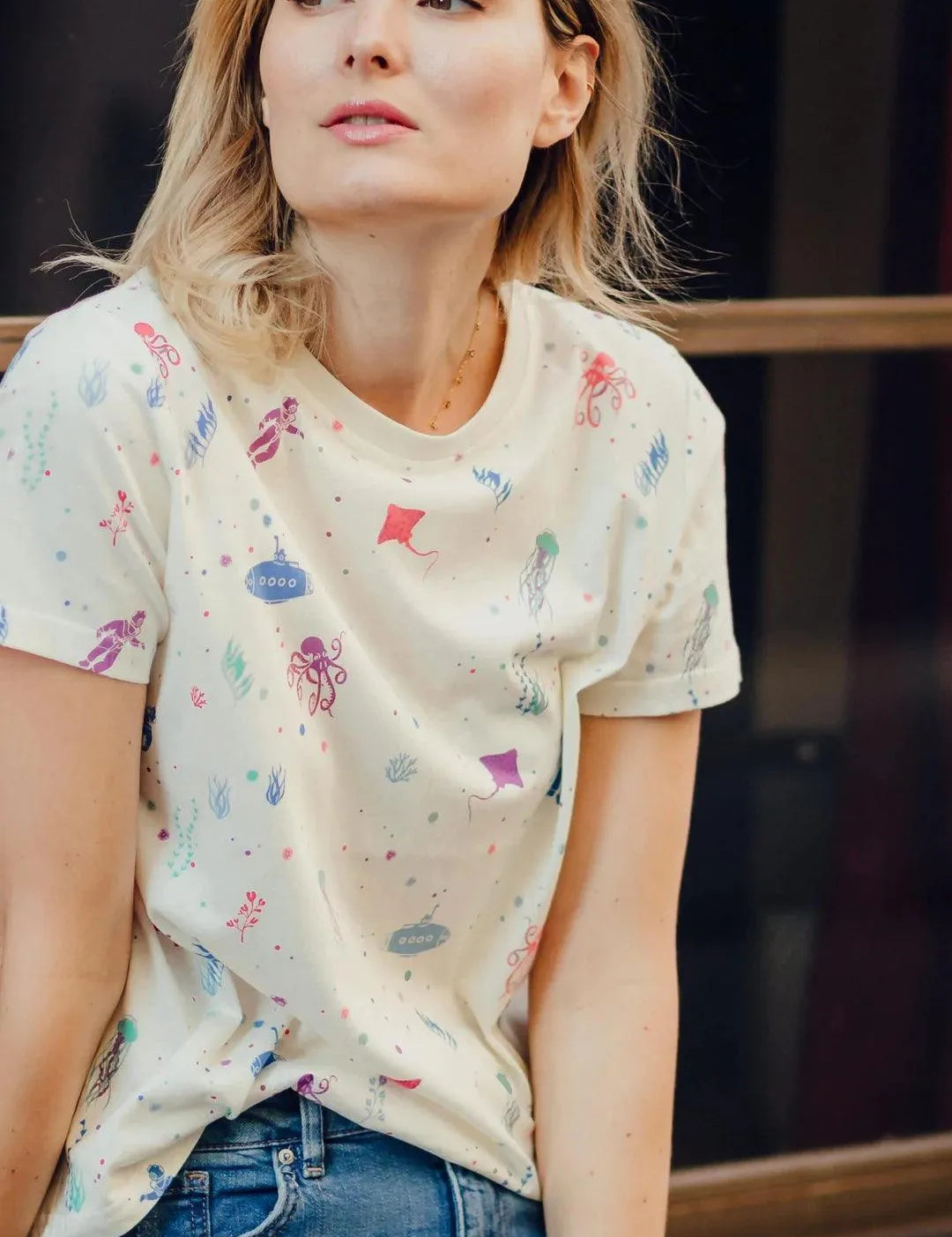 Camiseta Maggie Off-White/Multi Deep Sea - ECRU