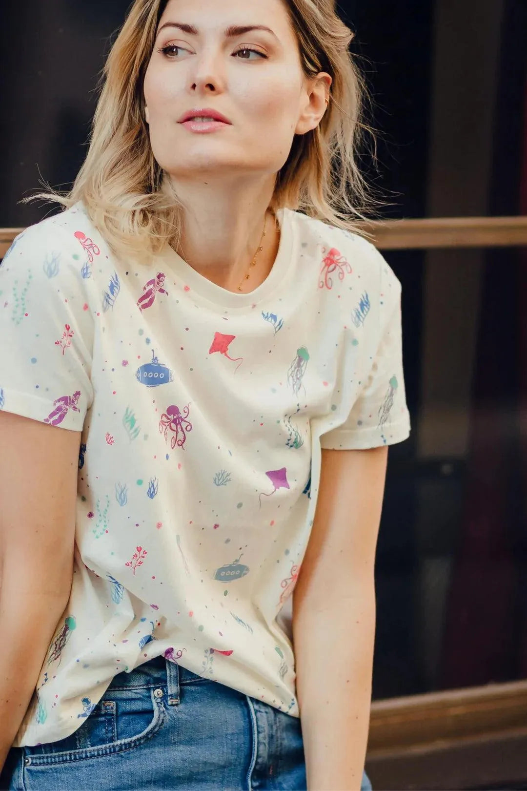 Camiseta Maggie Off-White/Multi Deep Sea - ECRU