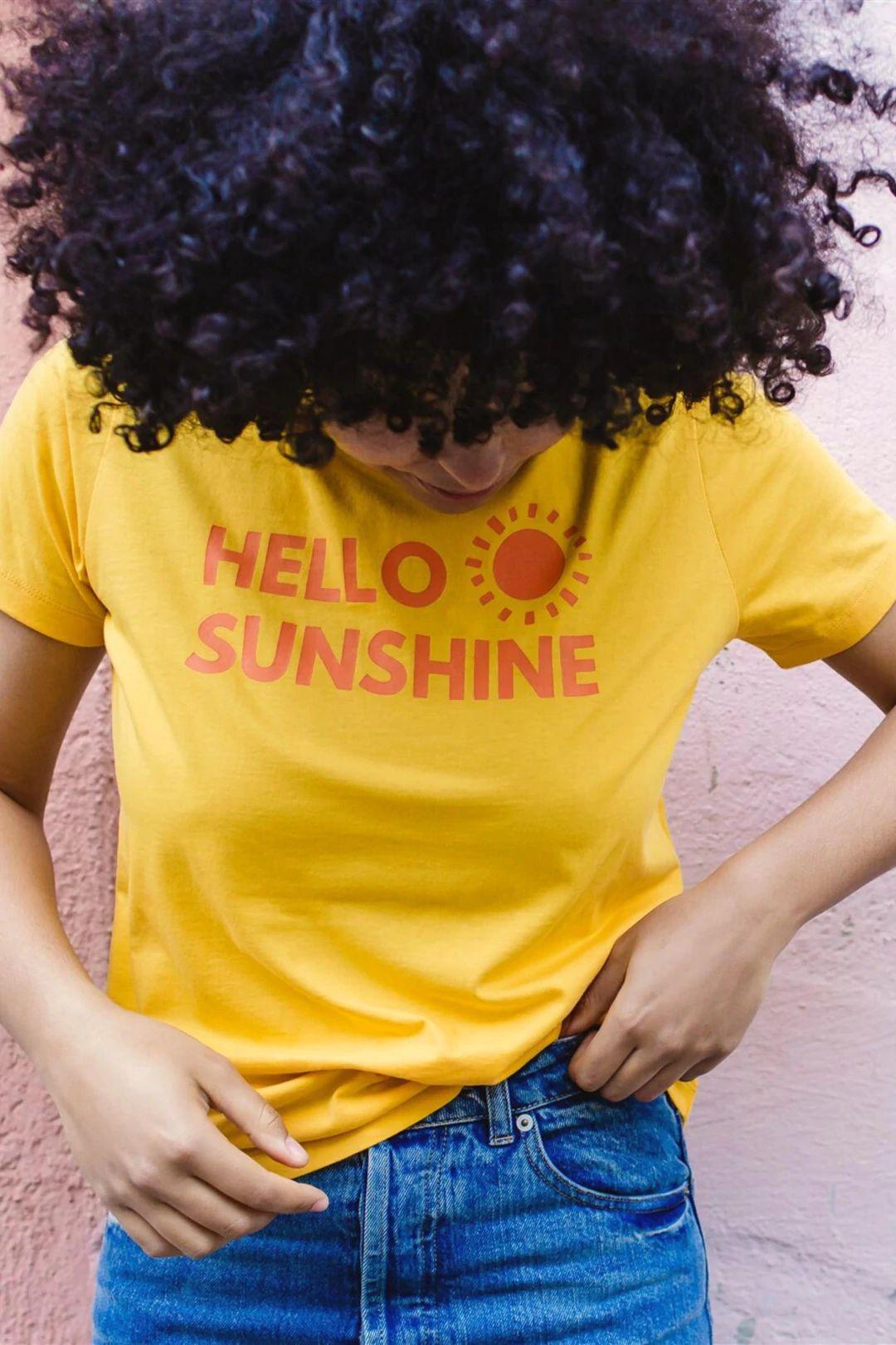 Camiseta Maggie Yellow Hello Sunshine - ECRU