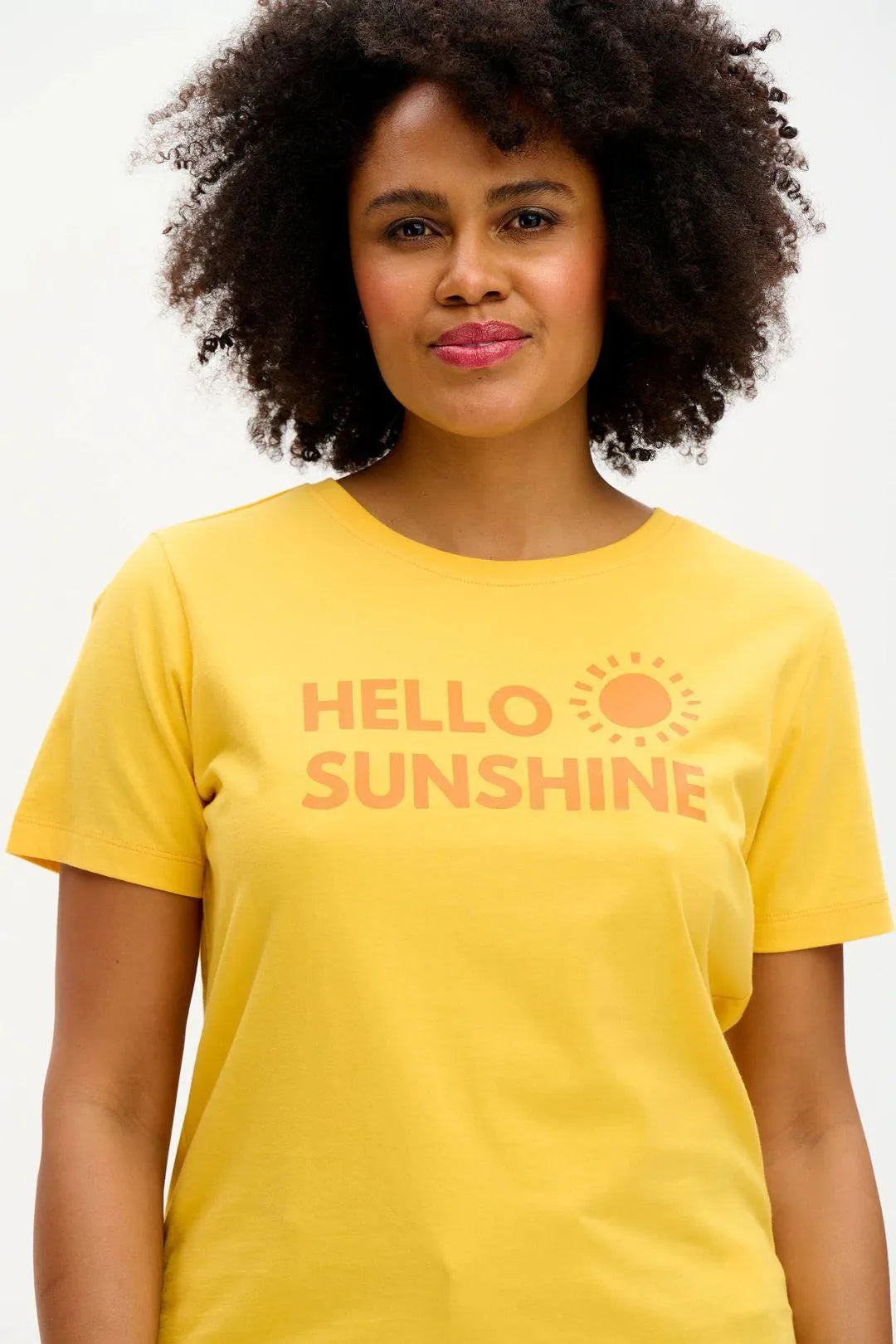 Camiseta Maggie Yellow Hello Sunshine - ECRU