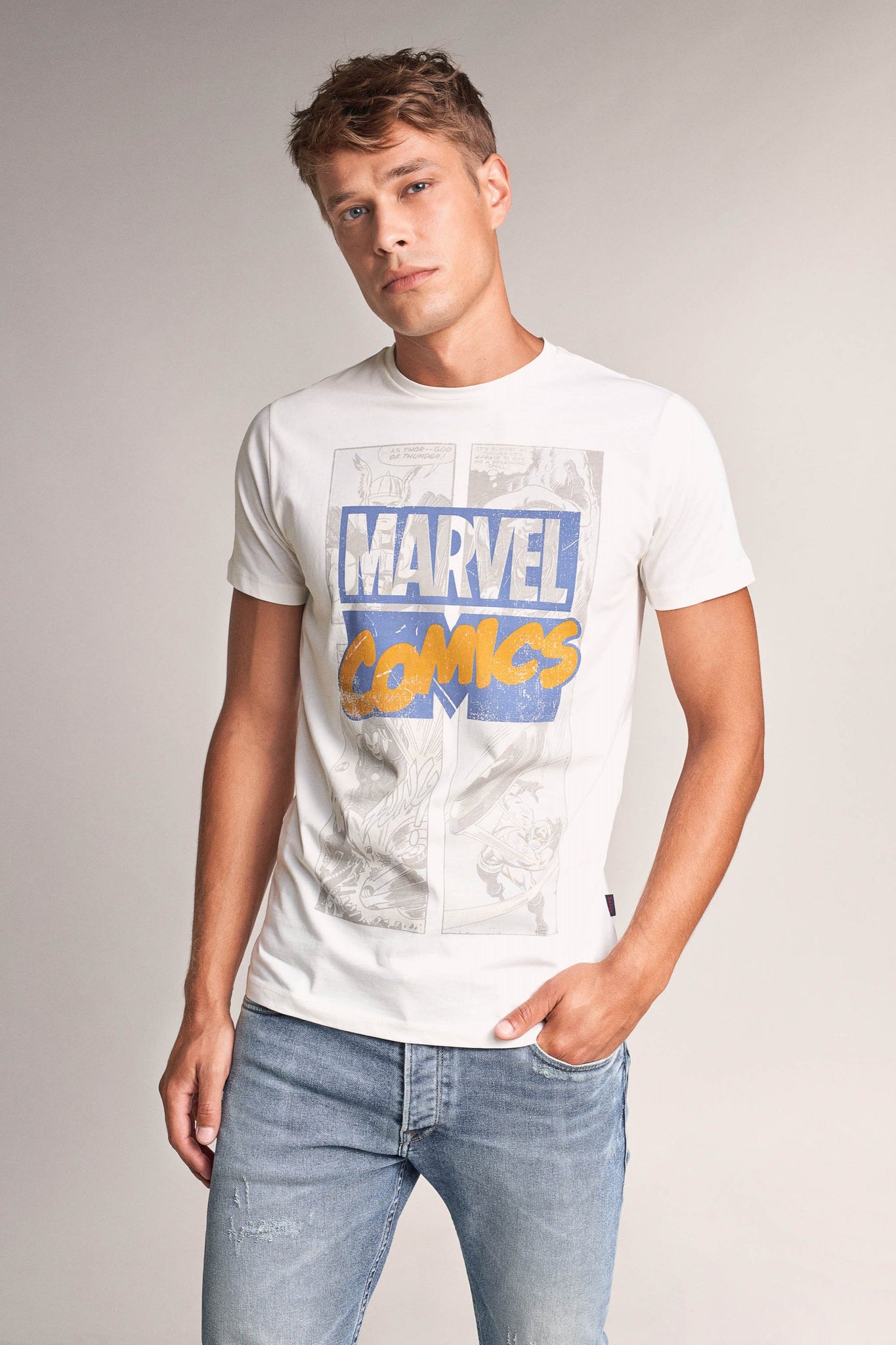 Camiseta Marvel Comics - ECRU