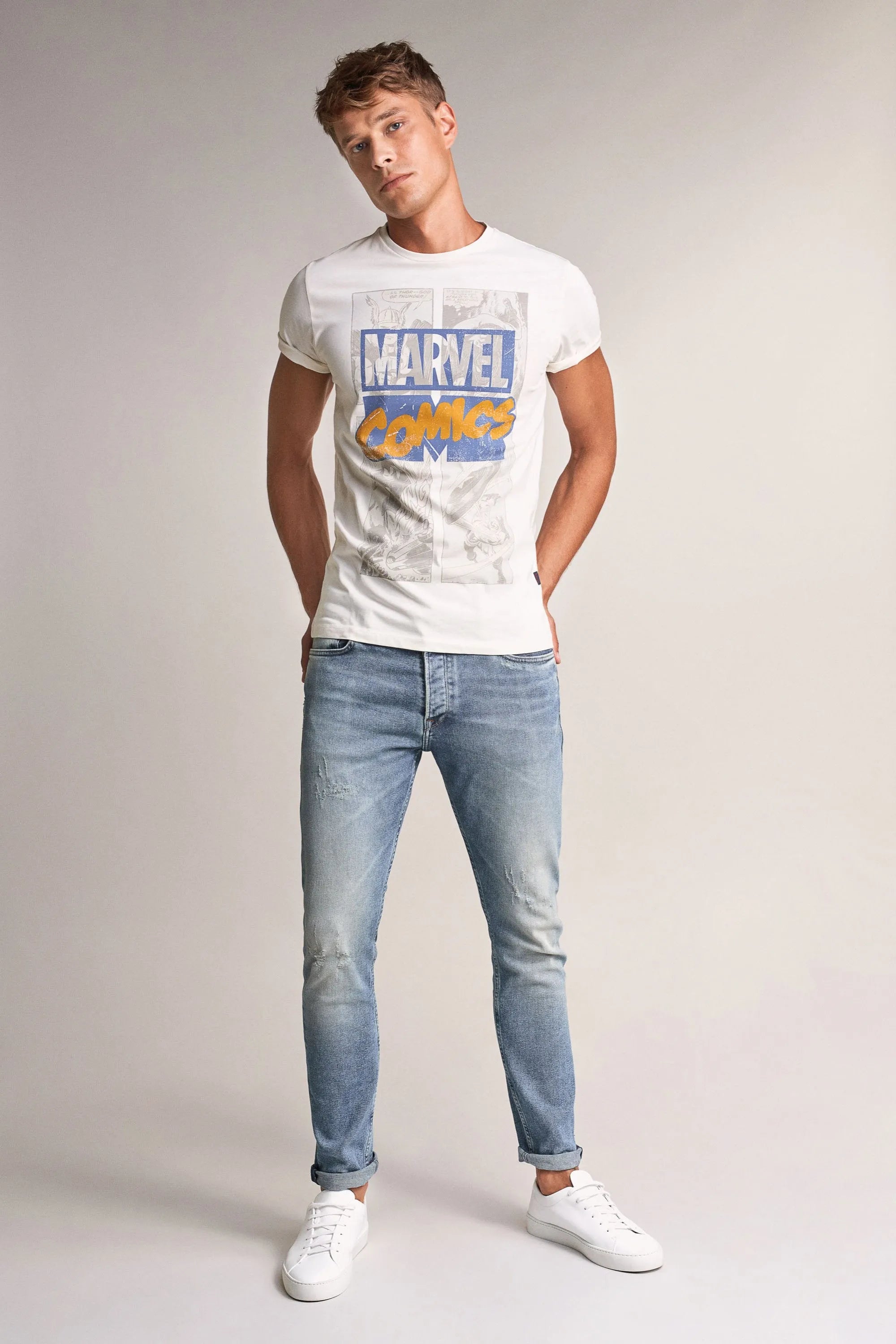 Camiseta Marvel Comics - ECRU