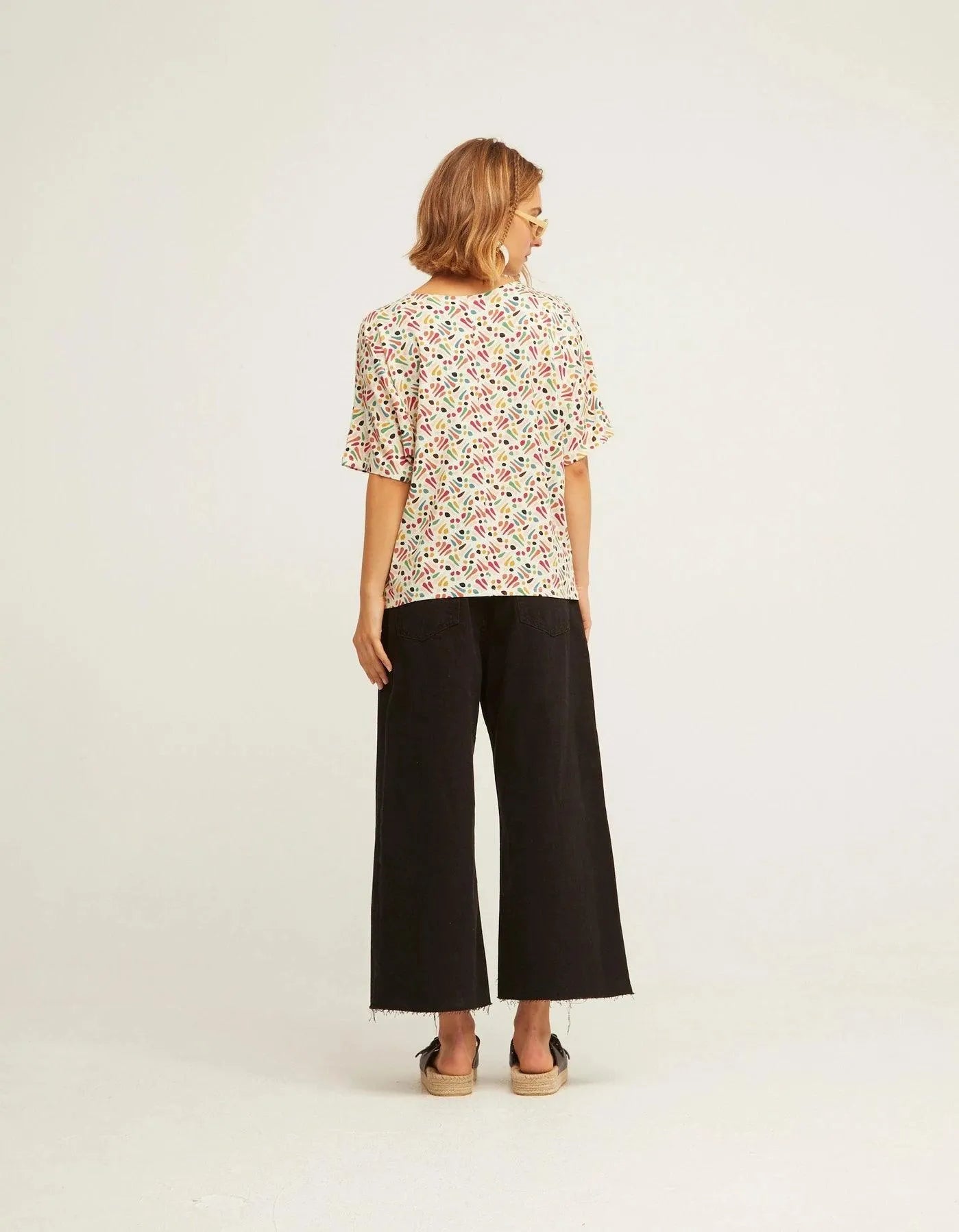 Camiseta Oversize Geo - ECRU