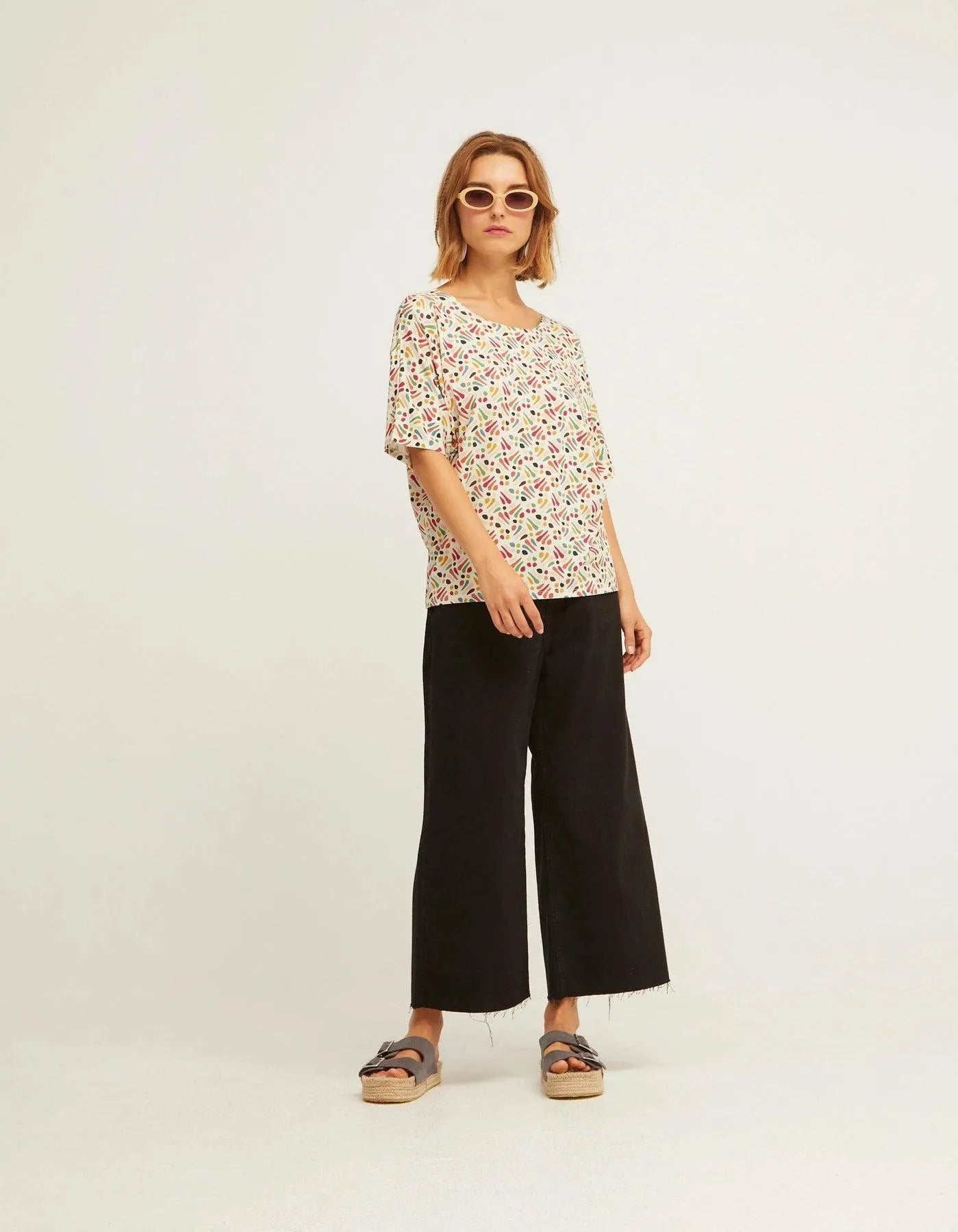 Camiseta Oversize Geo - ECRU