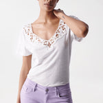 Camiseta Salsa Jeans Lisa con Encaje Arena - ECRU