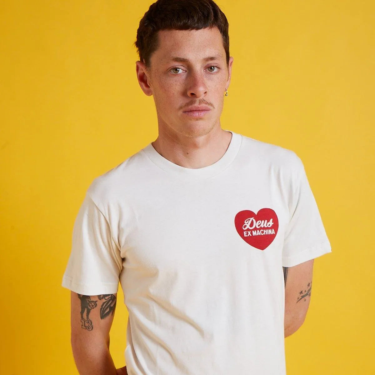 Camiseta Sentiments - ECRU