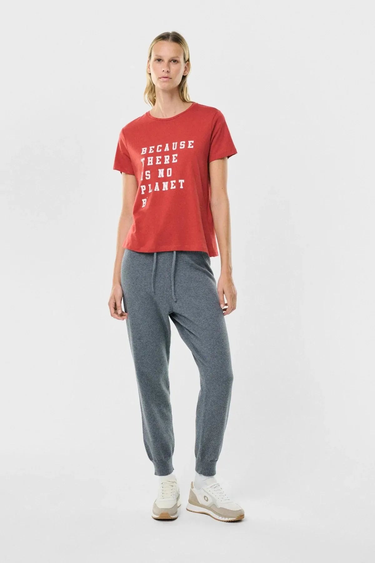 Camiseta Stay Roja - ECRU