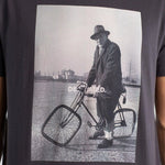 Camiseta Stockholm Square Tires - ECRU