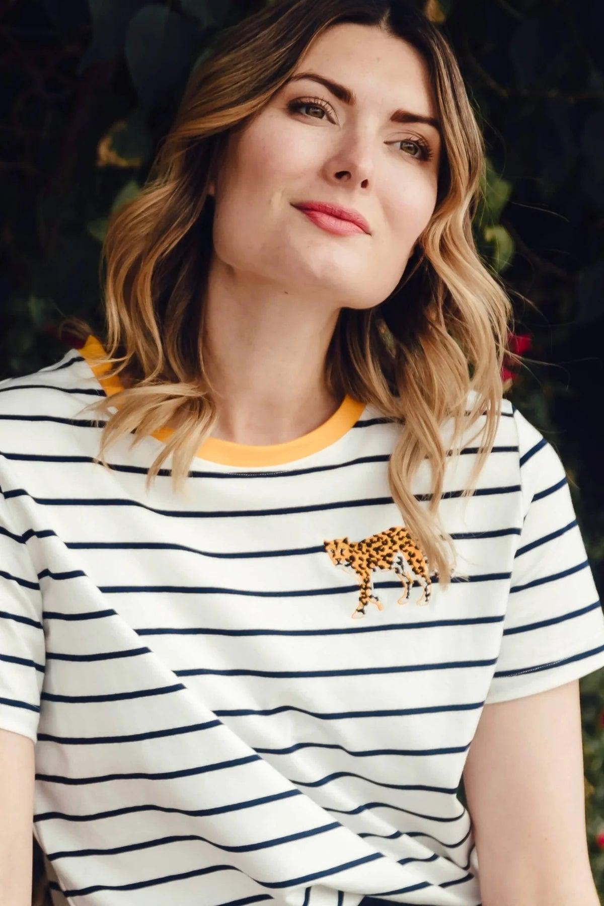 Camiseta Sugarhill Maggie Off-White Navy Leopard Embroidery - ECRU