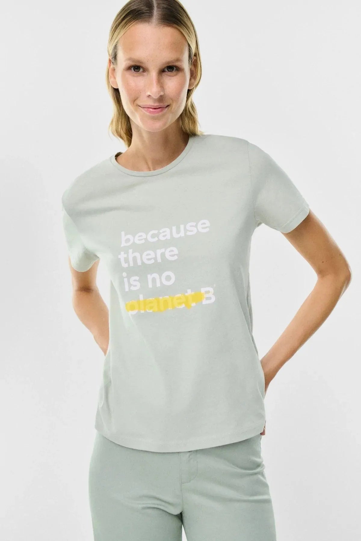 Camiseta Underlined Light Moss - ECRU