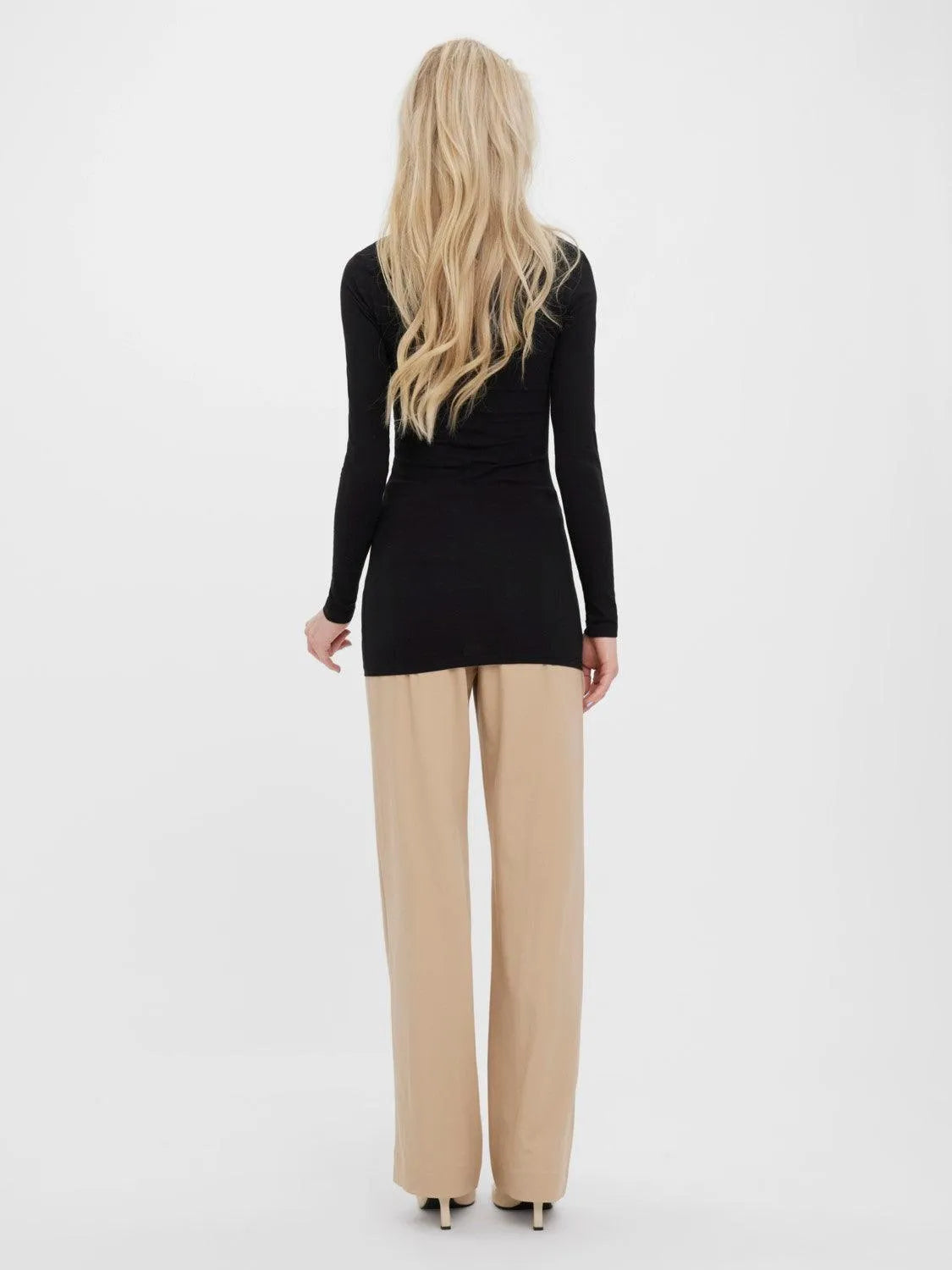 Camiseta Vero Moda Manga Larga Maxi Black - ECRU