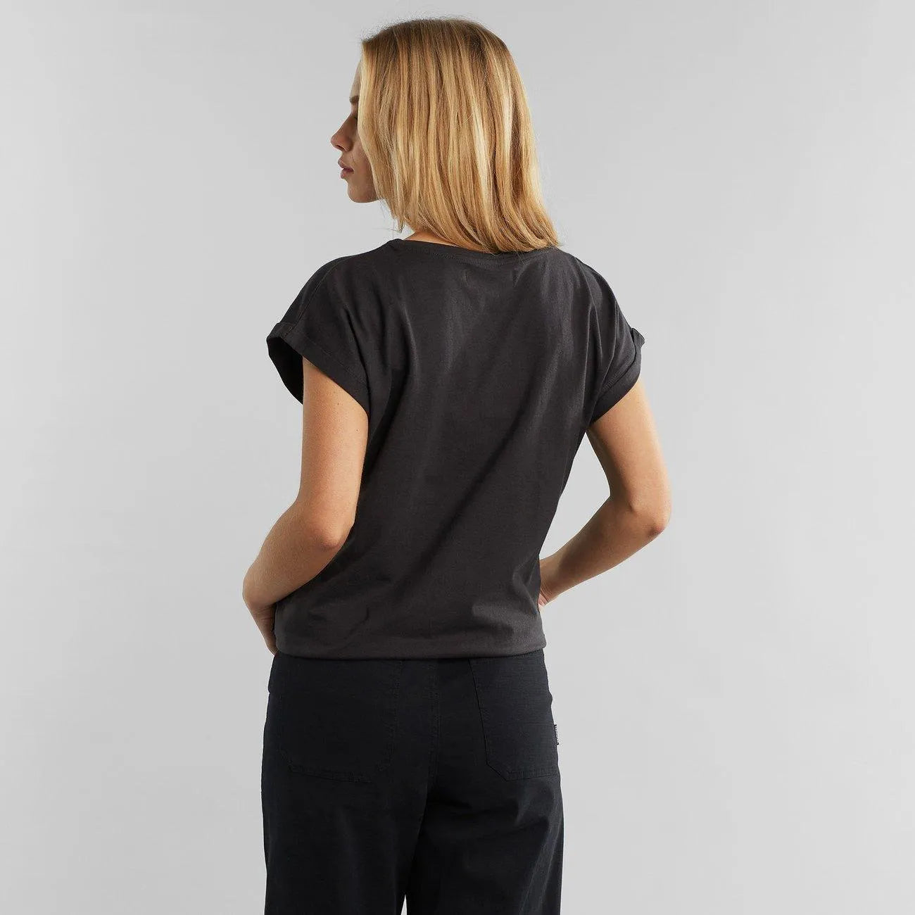 Camiseta Visby Happiness Charcoal - ECRU