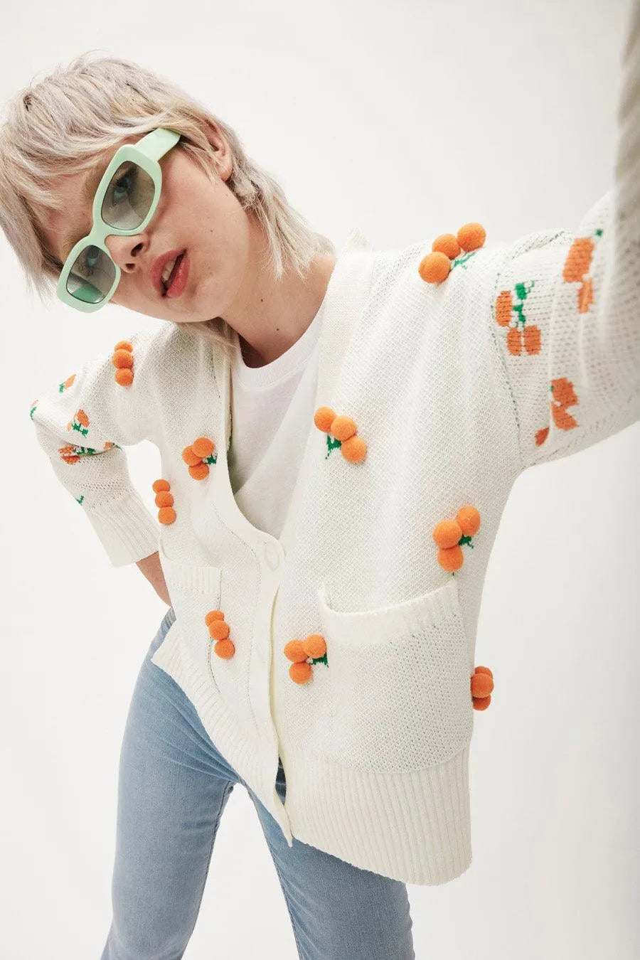 Cardigan Pompones Cerezas - ECRU