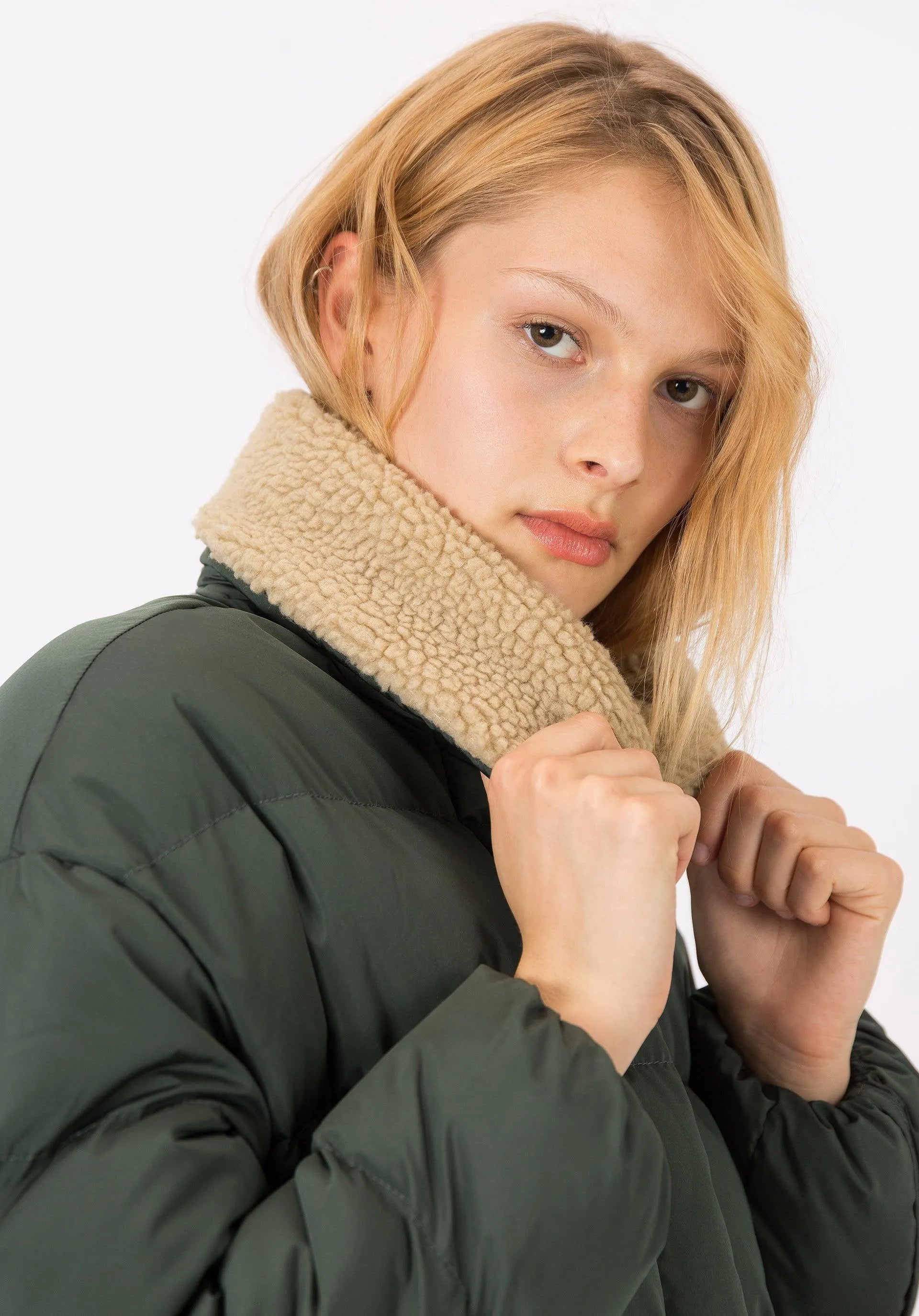 Chaqueta Boxy con Cuello Pelo Crash - ECRU