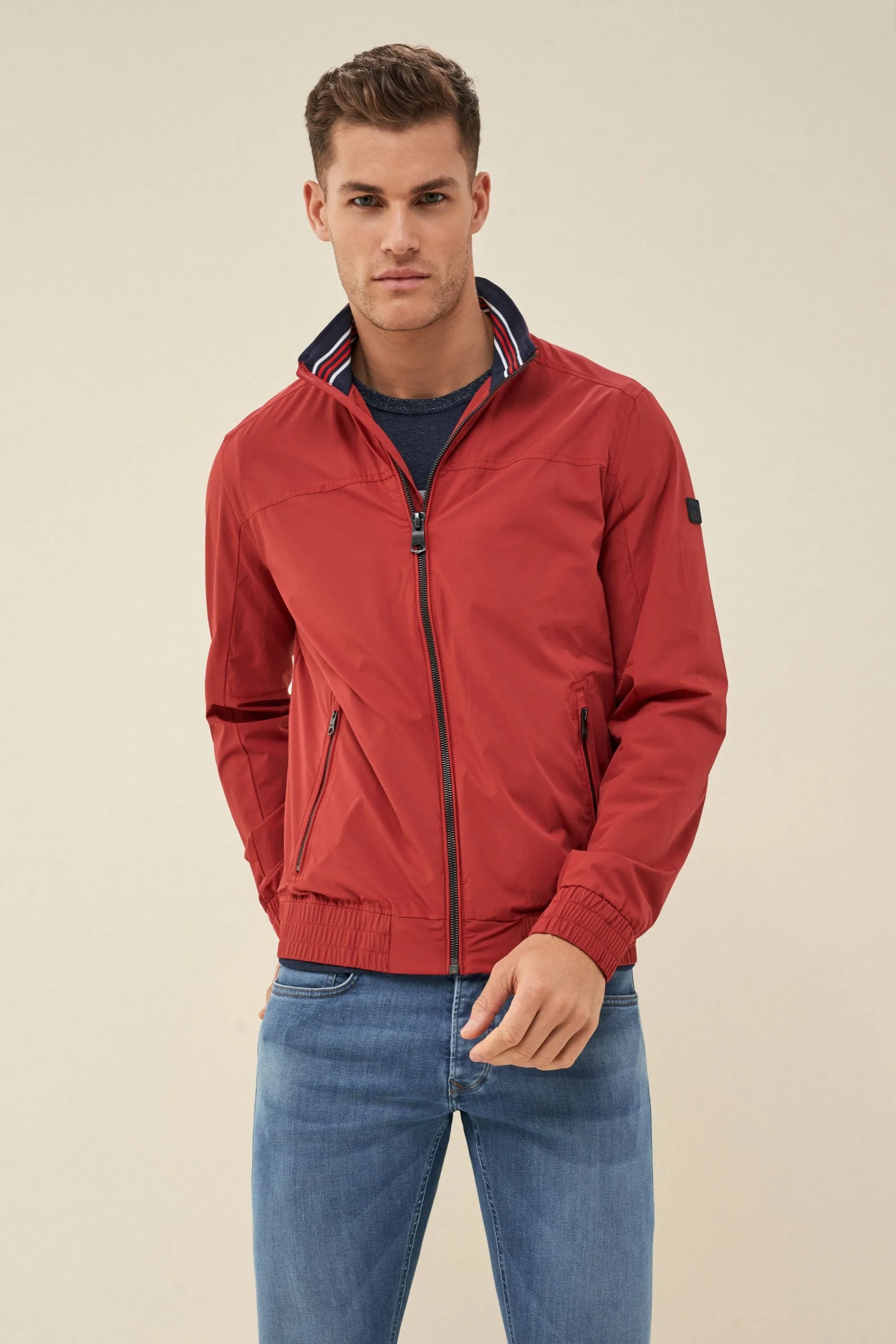 CHAQUETA DE NYLON FINO CORTAVIENTO - ECRU