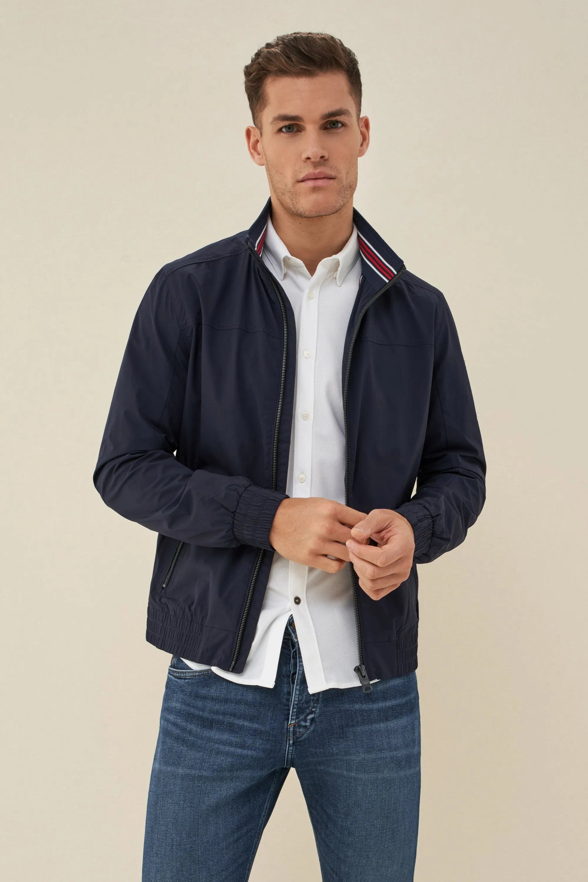 CHAQUETA DE NYLON FINO CORTAVIENTO - ECRU