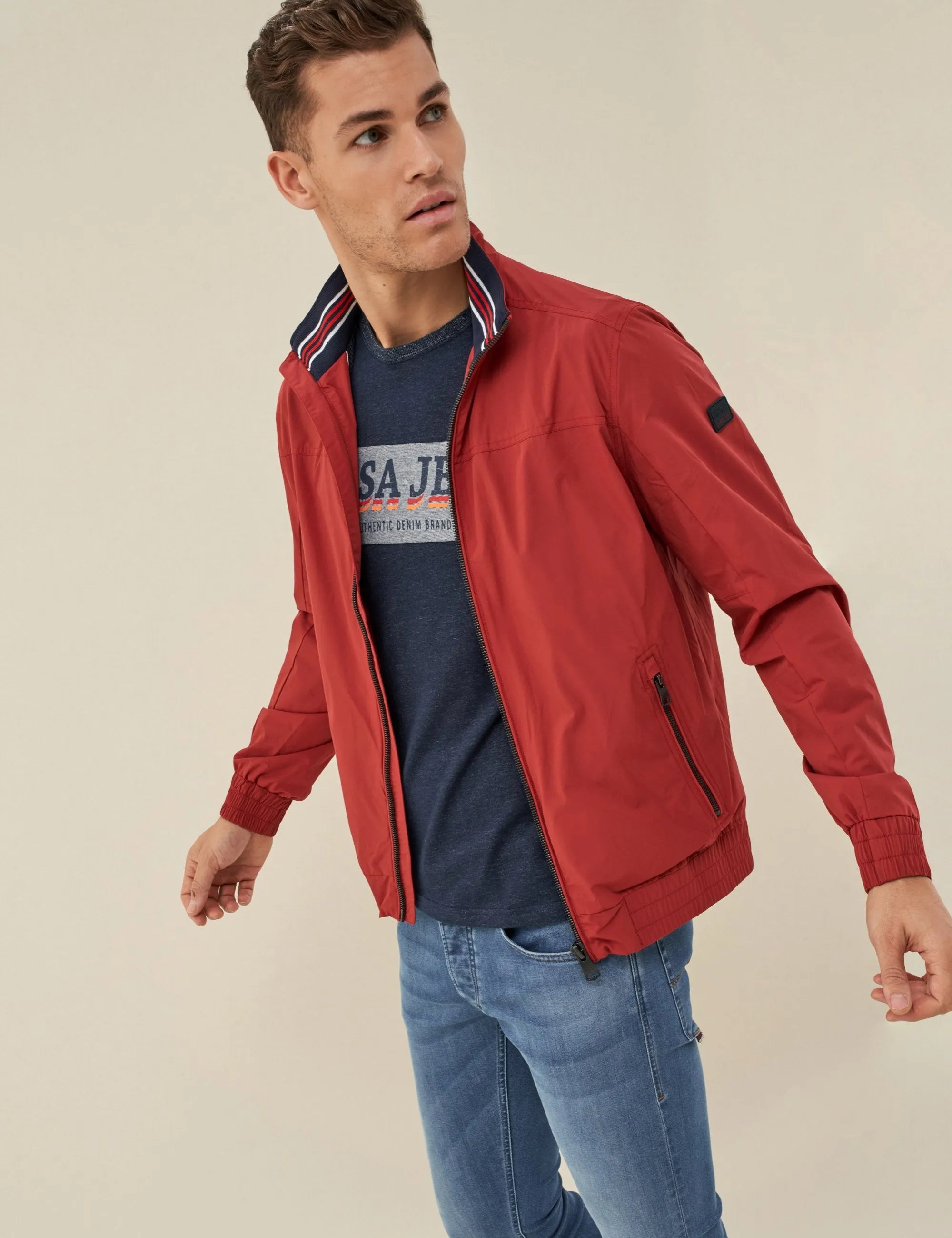 CHAQUETA DE NYLON FINO CORTAVIENTO - ECRU