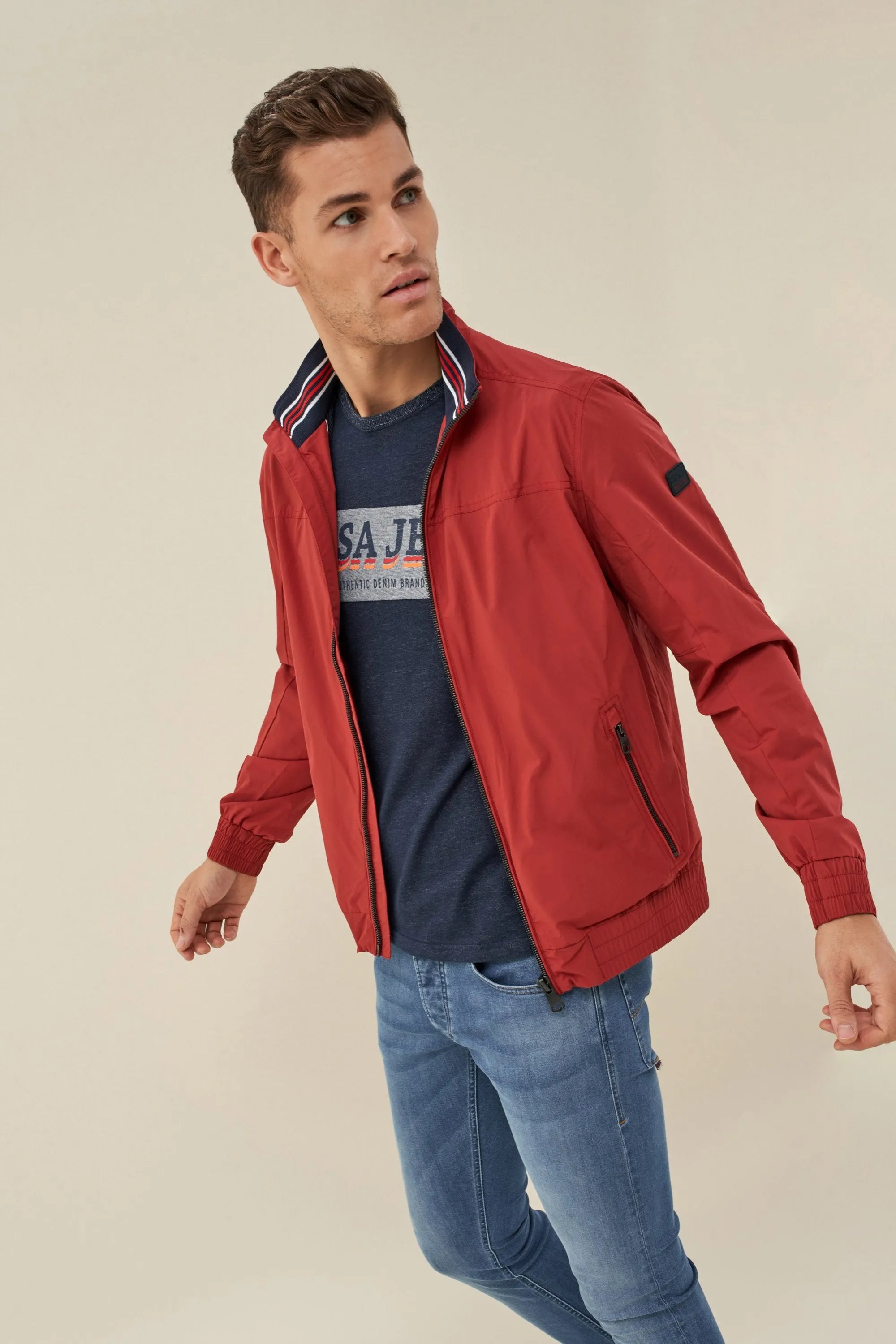 CHAQUETA DE NYLON FINO CORTAVIENTO - ECRU