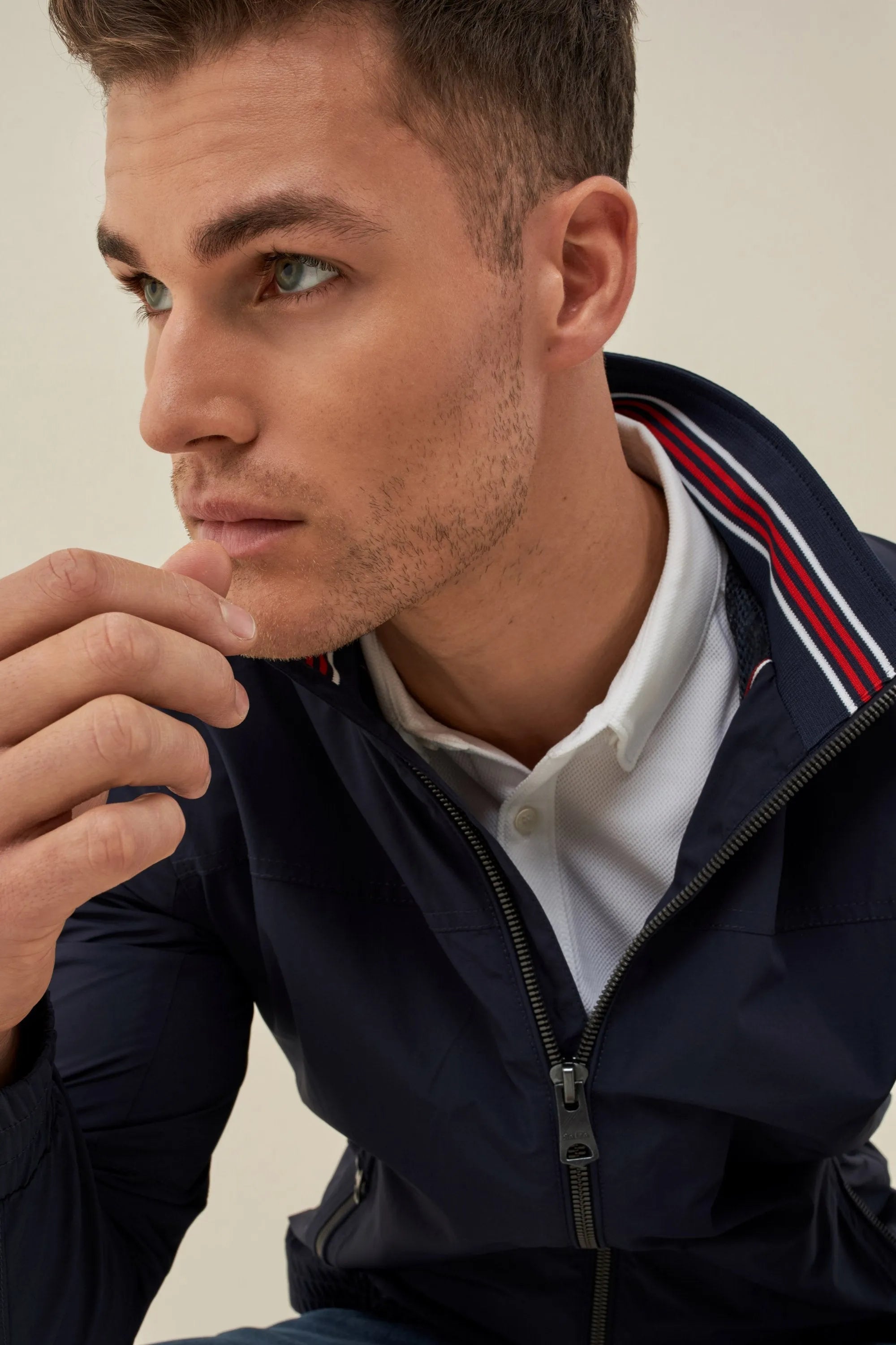 CHAQUETA DE NYLON FINO CORTAVIENTO - ECRU