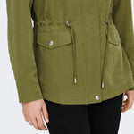Chaqueta Only de Mujer con Capucha de Entretiempo Newstarline Olive Drab - ECRU