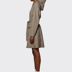 Chubasquero Curve de mujer con corte femenino Taupe - ECRU