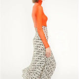 Falda midi evasé de crepe con abertura lateral y estampado abstracto - ECRU